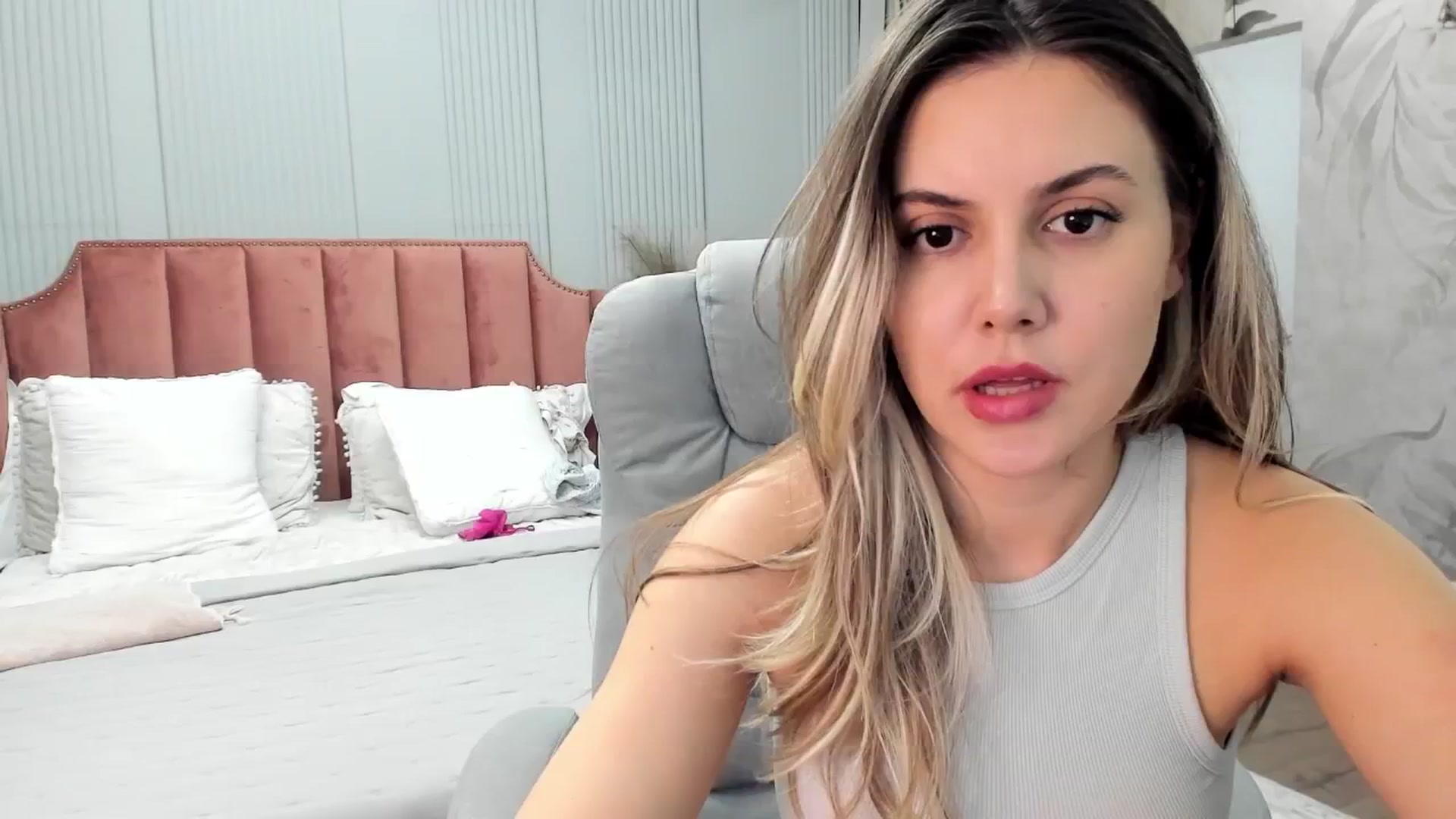 Gallery image thumbnail from NellieCutest's myfreecams stream on, 02/28/2025, 20:41 image 3 of 20