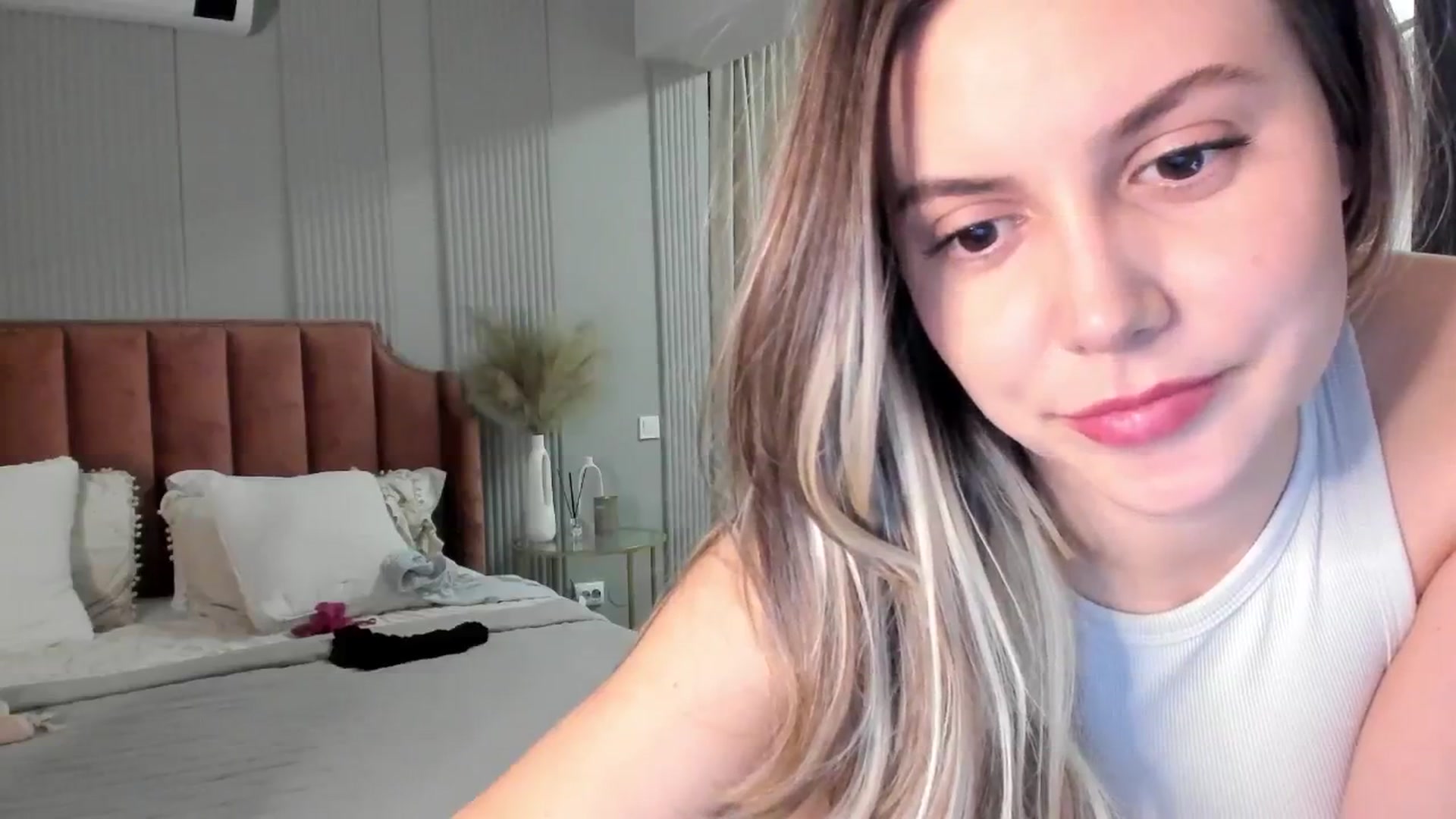 Gallery image thumbnail from NellieCutest's myfreecams stream on, 02/28/2025, 20:41 image 14 of 20