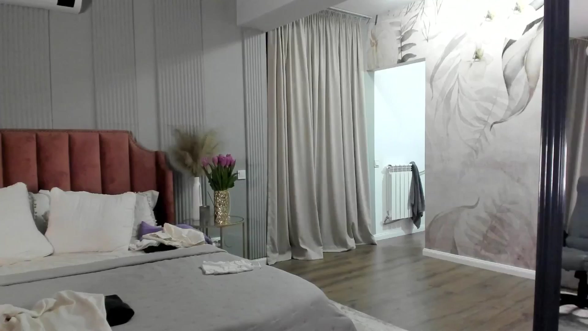 Gallery image thumbnail from NellieCutest's myfreecams stream on, 03/07/2025, 22:26 image 12 of 20
