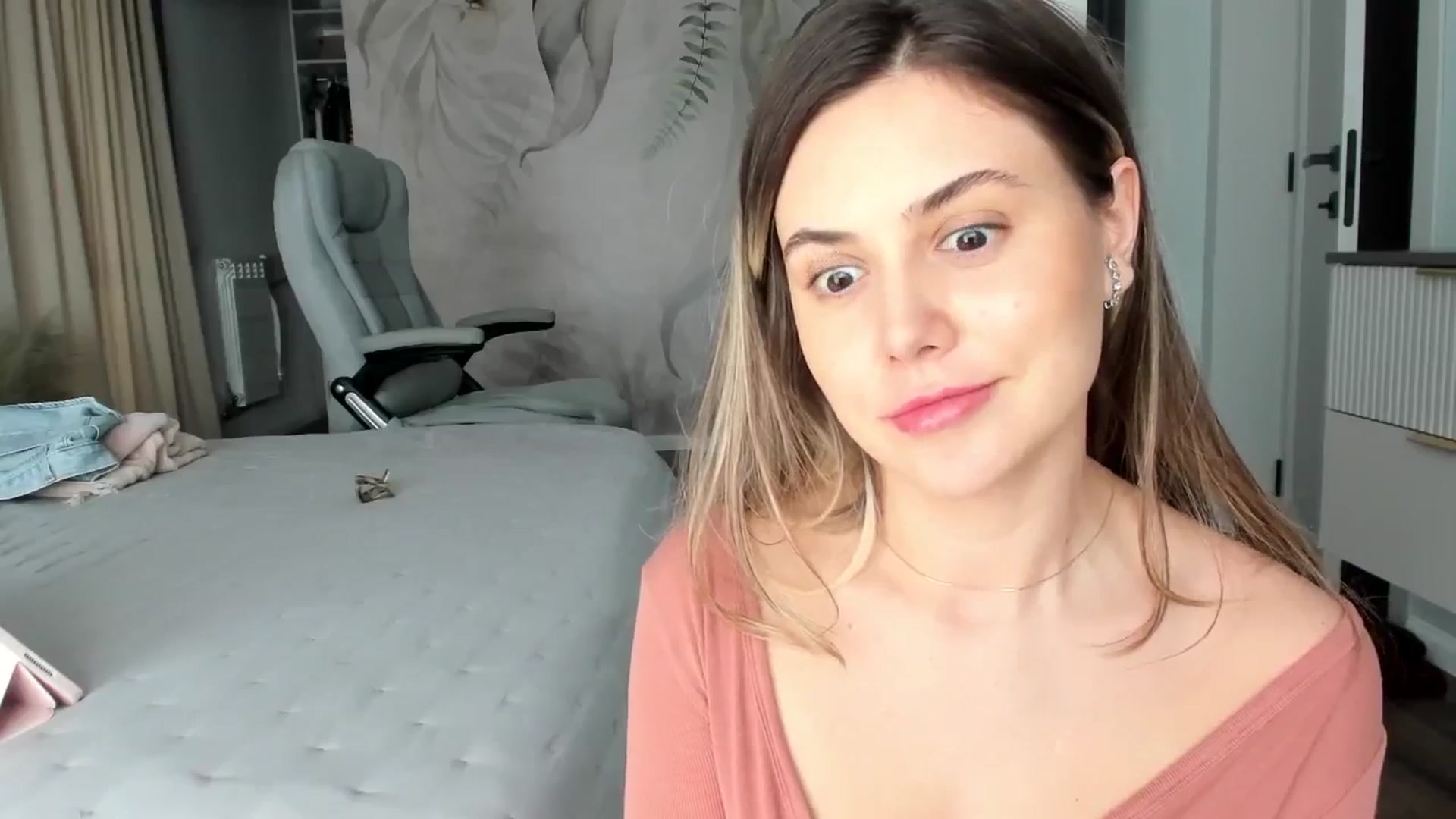 Gallery image thumbnail from NellieCutest's myfreecams stream on, 03/14/2025, 13:07 image 11 of 20
