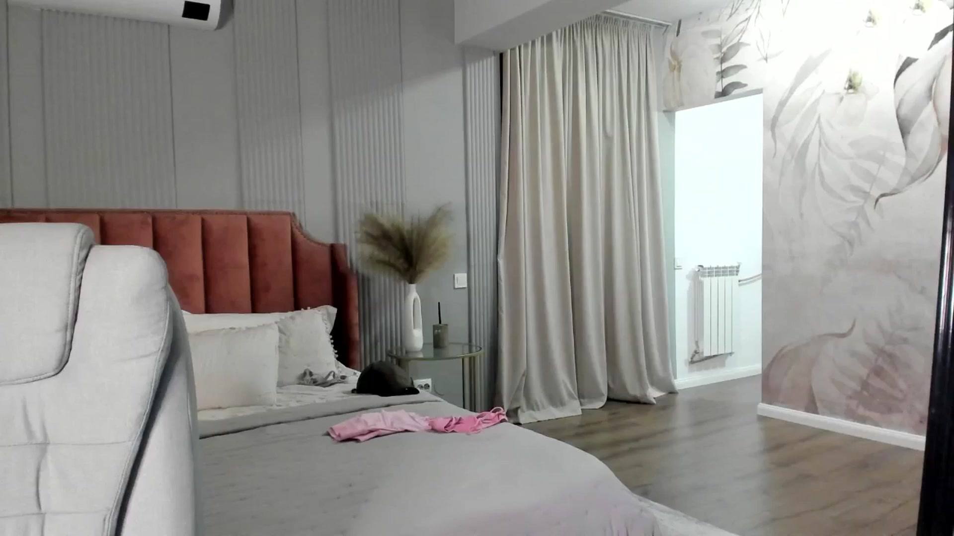 Gallery image thumbnail from NellieCutest's myfreecams stream on, 03/27/2025, 22:29 image 15 of 20