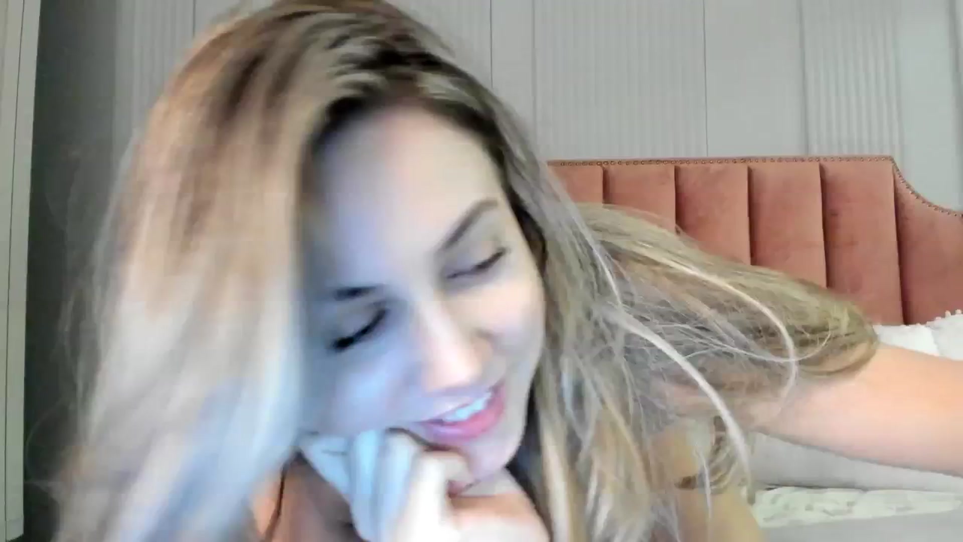 Gallery image thumbnail from NellieCutest's myfreecams stream on, 03/27/2025, 22:43 image 13 of 20