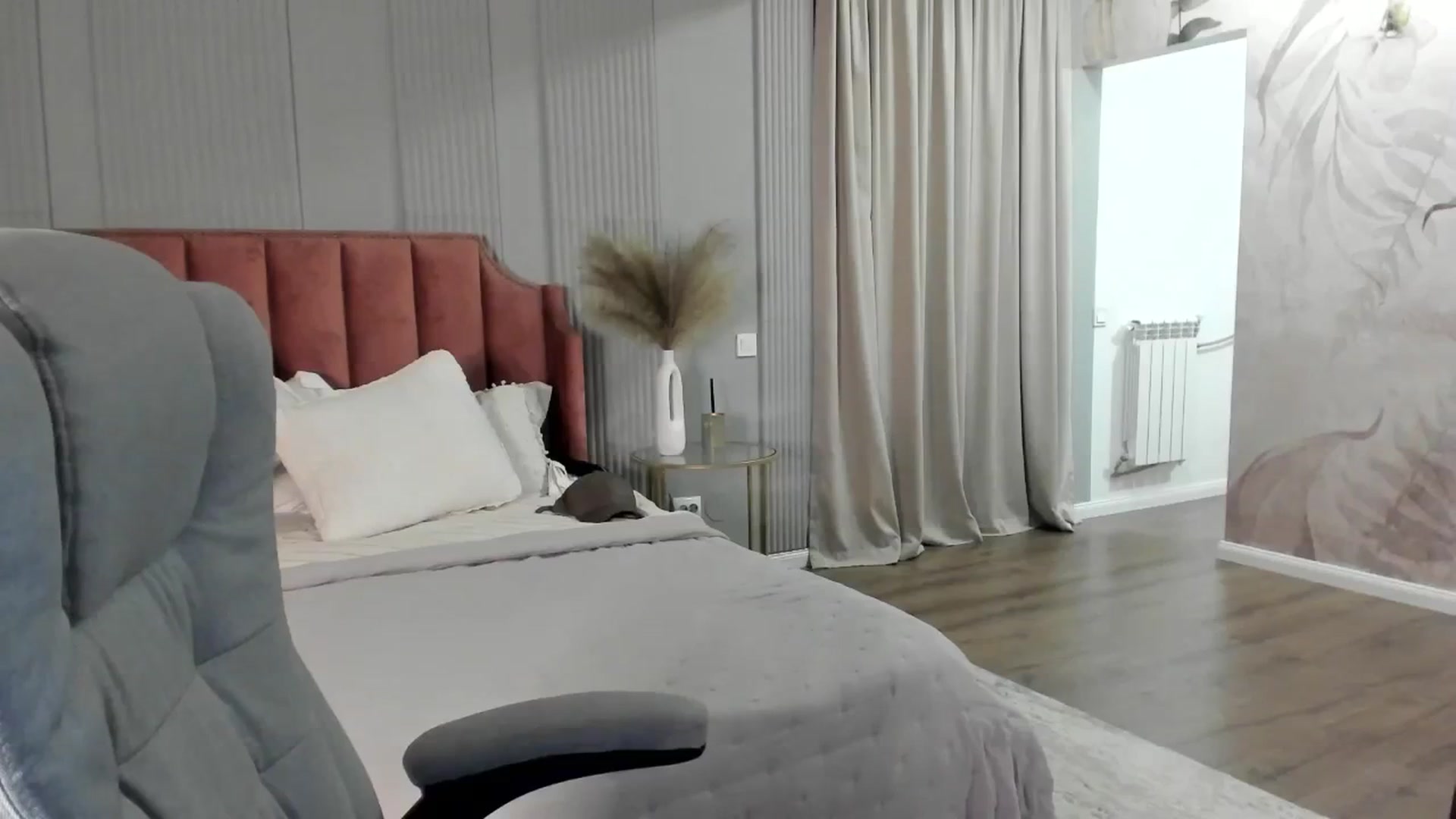 Gallery image thumbnail from NellieCutest's myfreecams stream on, 03/28/2025, 23:06 image 7 of 20