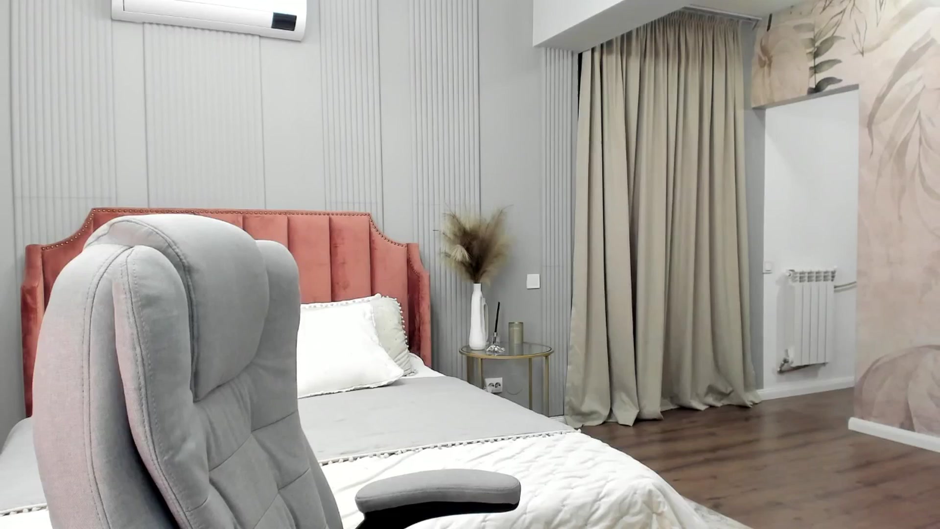 Gallery image thumbnail from NellieCutest's myfreecams stream on, 04/04/2025, 21:47 image 6 of 20