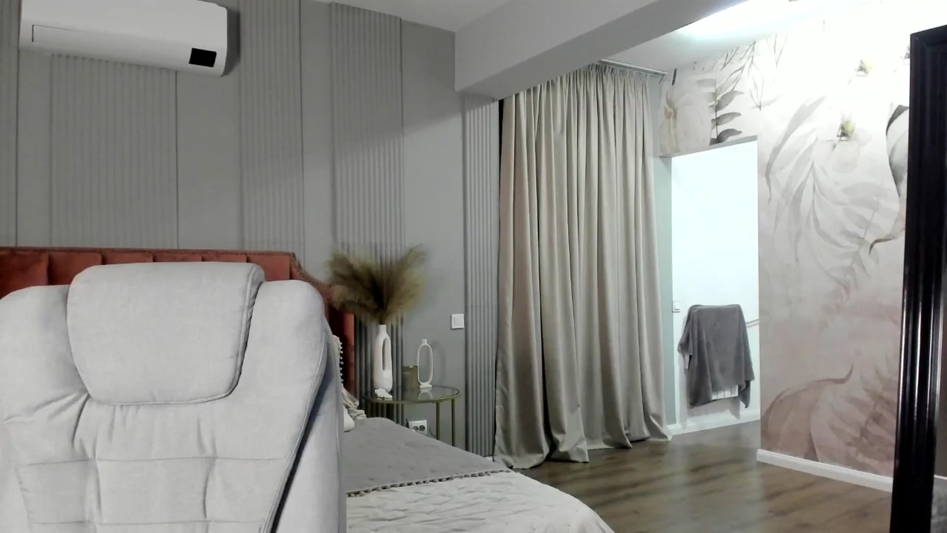 Gallery image thumbnail from NellieCutest's myfreecams stream on, 04/05/2025, 21:47 image 7 of 20