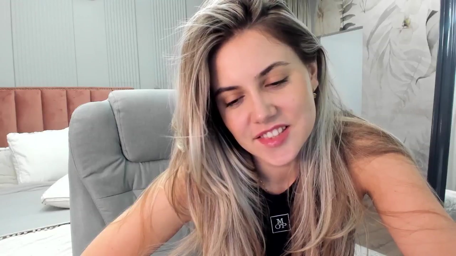 Gallery image thumbnail from NellieCutest's myfreecams stream on, 04/05/2025, 21:47 image 9 of 20