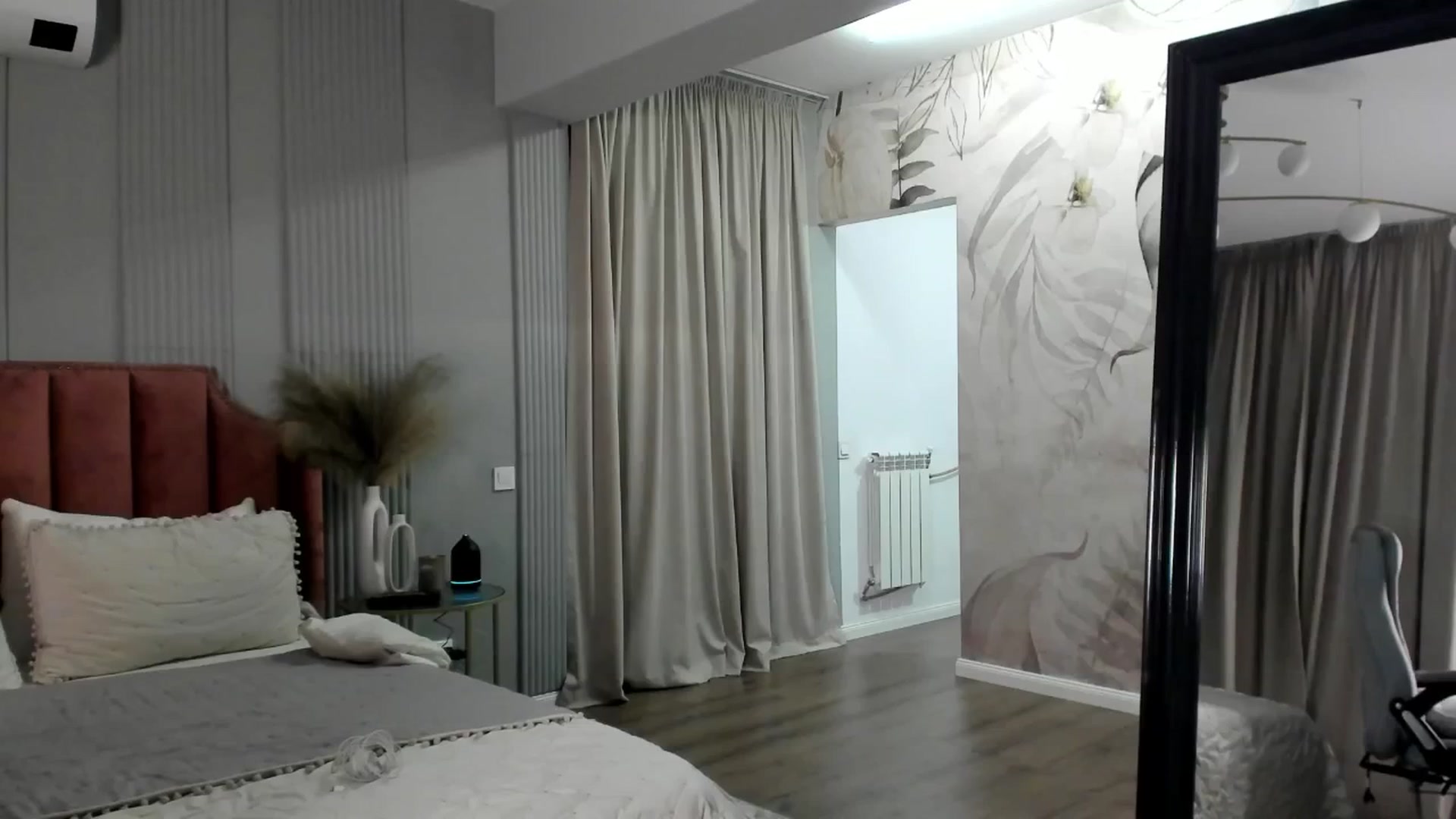Gallery image thumbnail from NellieCutest's myfreecams stream on, 04/10/2025, 20:23 image 2 of 20