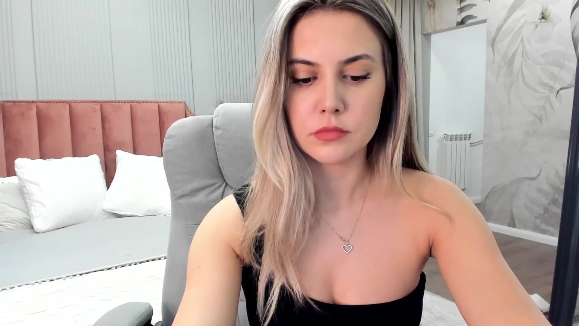 Gallery image thumbnail from NellieCutest's myfreecams stream on, 04/11/2025, 22:48 image 1 of 20