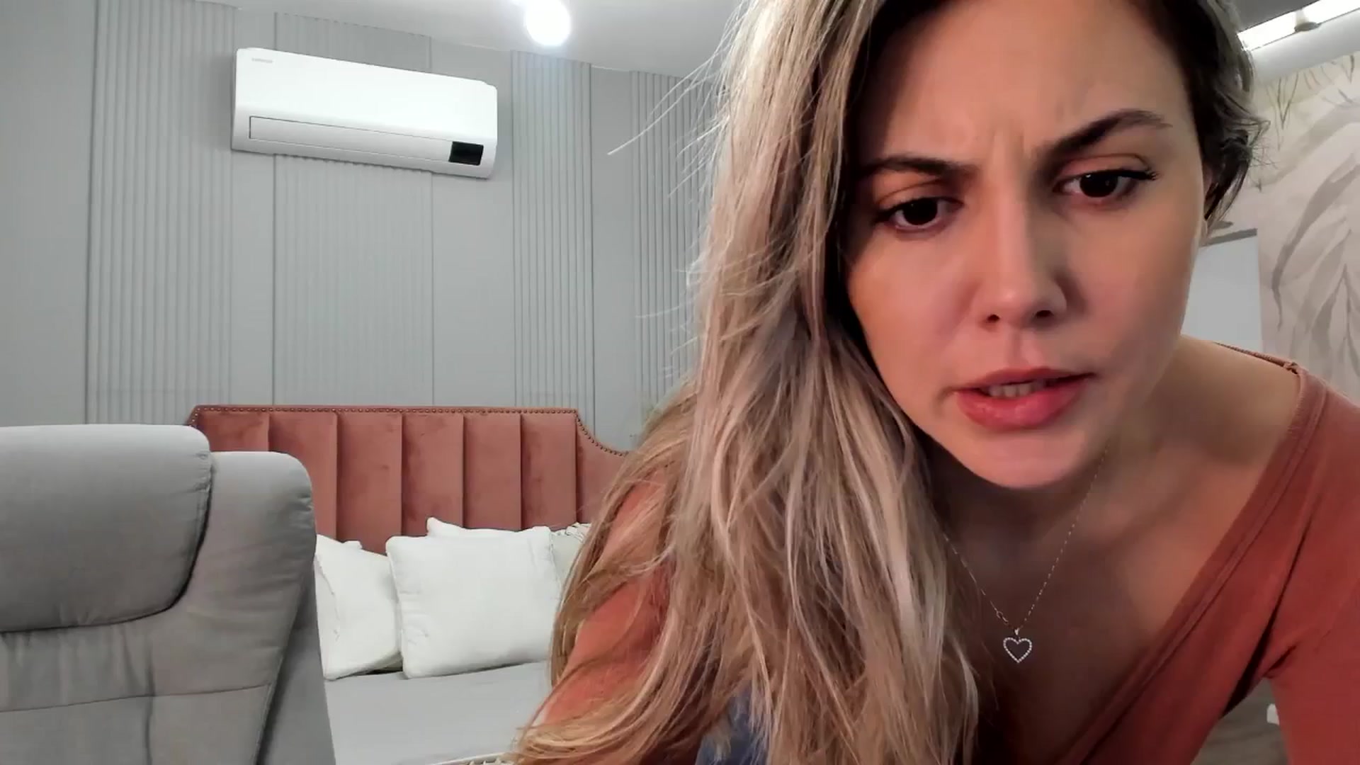 Gallery image thumbnail from NellieCutest's myfreecams stream on, 04/12/2025, 19:52 image 15 of 20