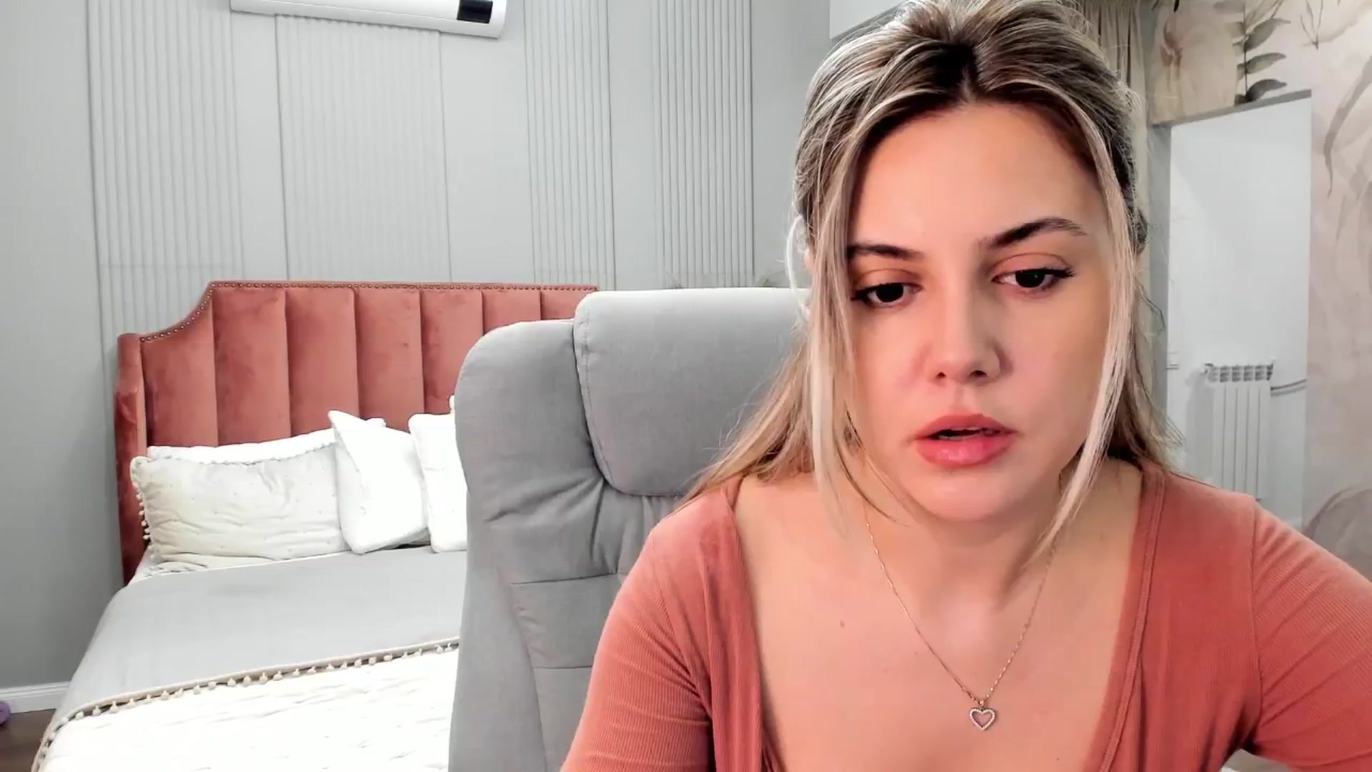 Gallery image thumbnail from NellieCutest's myfreecams stream on, 04/12/2025, 19:52 image 7 of 20