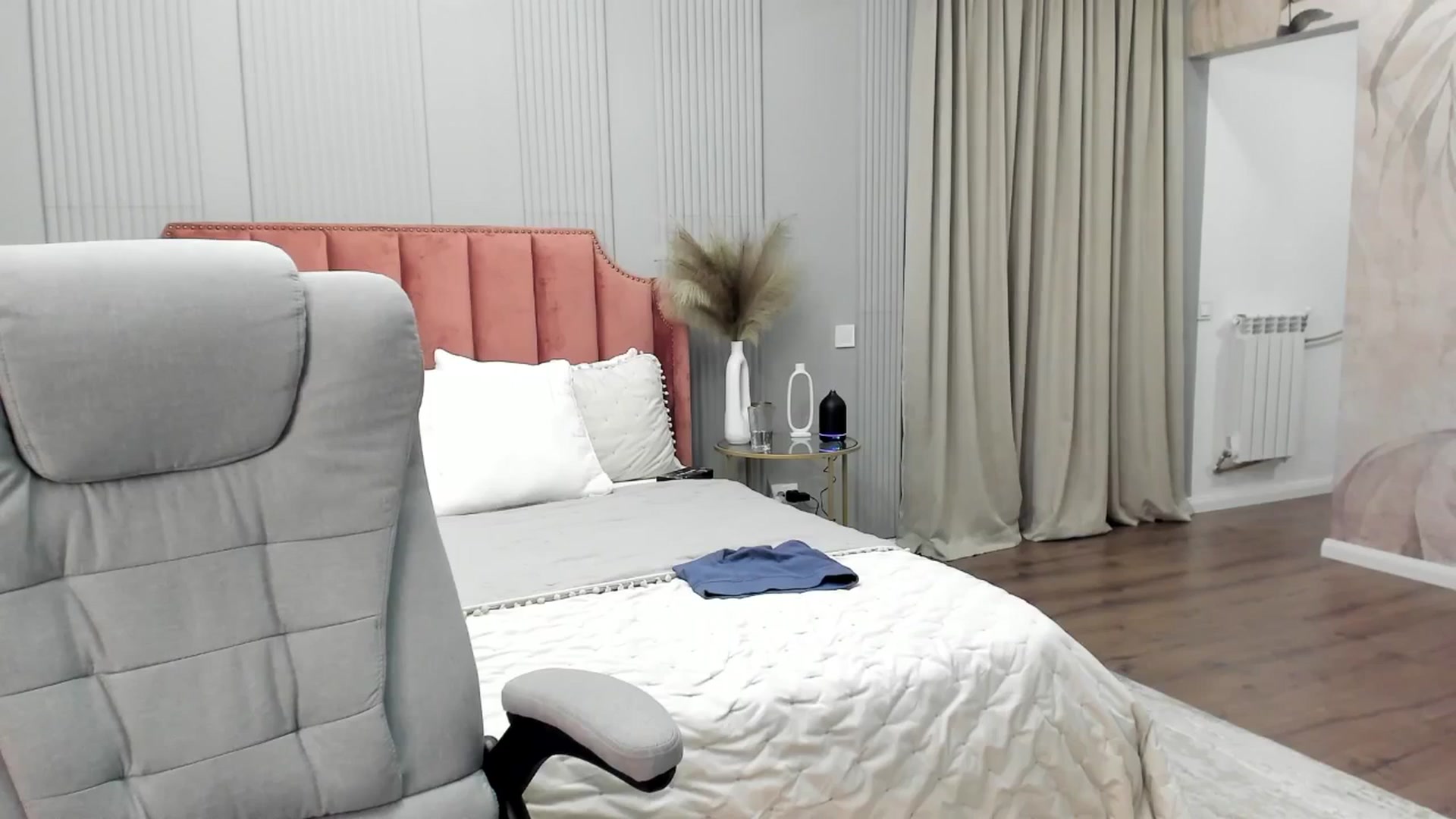 Gallery image thumbnail from NellieCutest's myfreecams stream on, 04/12/2025, 22:08 image 11 of 20