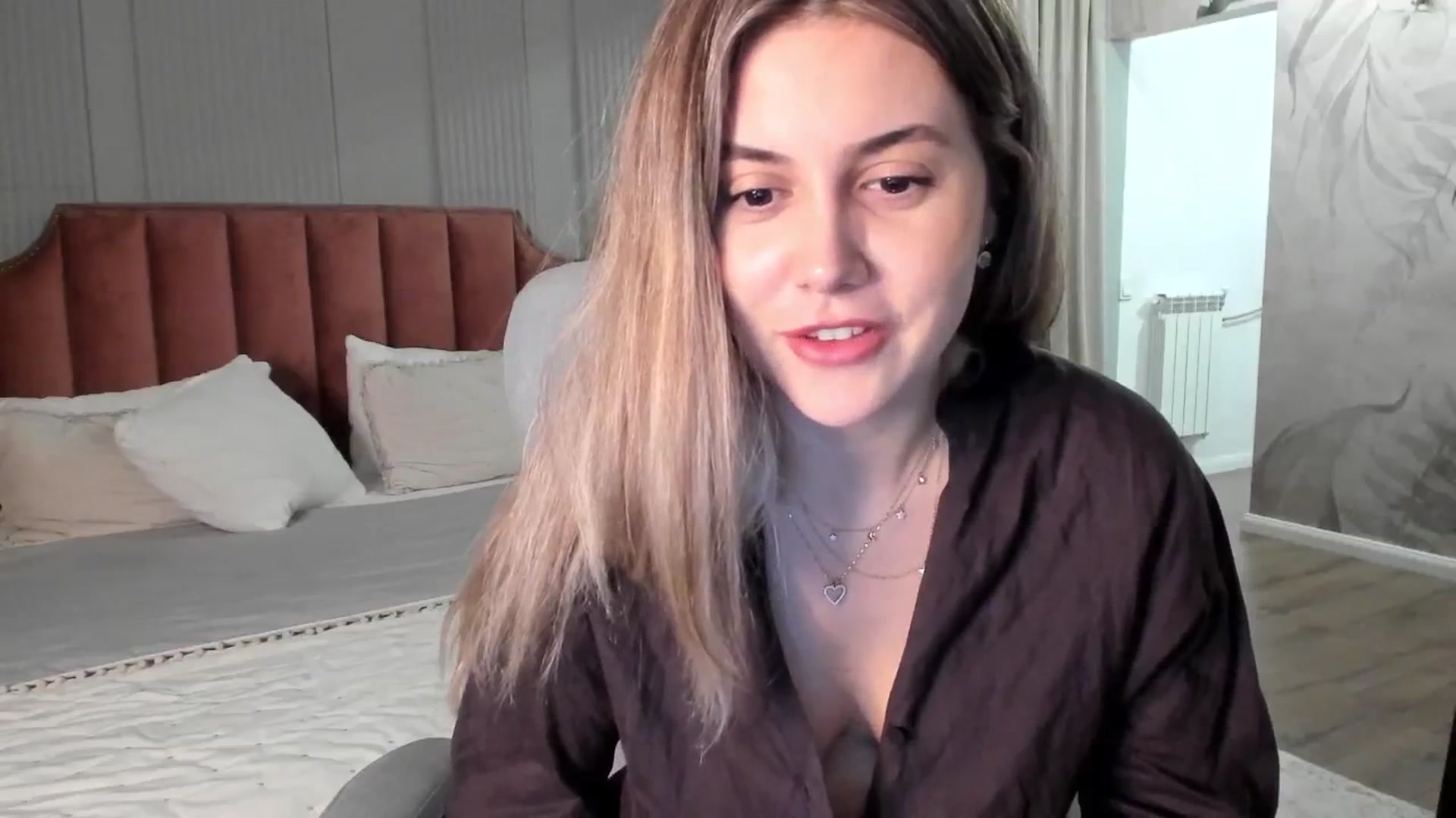 Gallery image thumbnail from NellieCutest's myfreecams stream on, 04/13/2025, 21:42 image 13 of 20