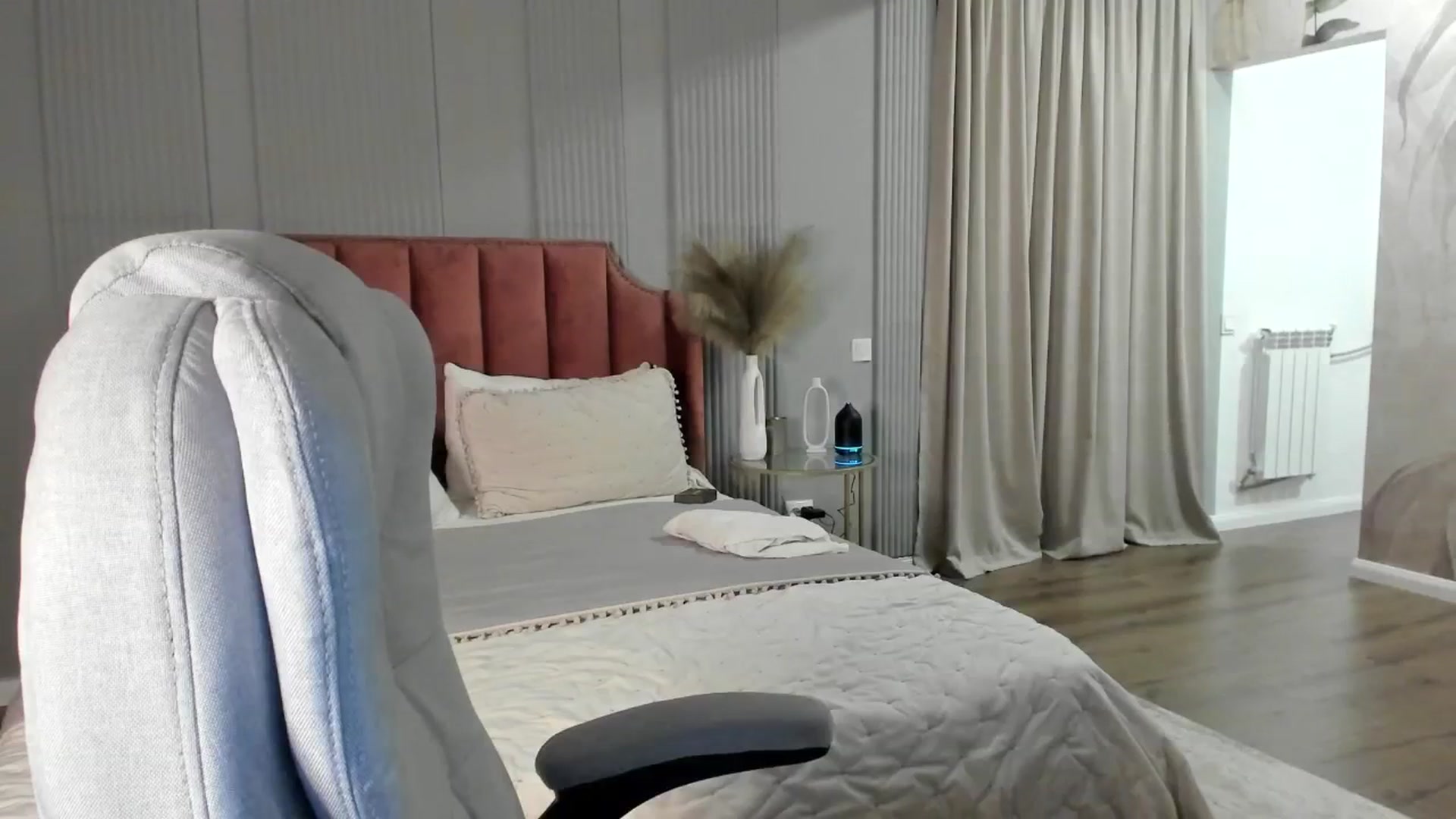 Gallery image thumbnail from NellieCutest's myfreecams stream on, 04/13/2025, 21:42 image 16 of 20