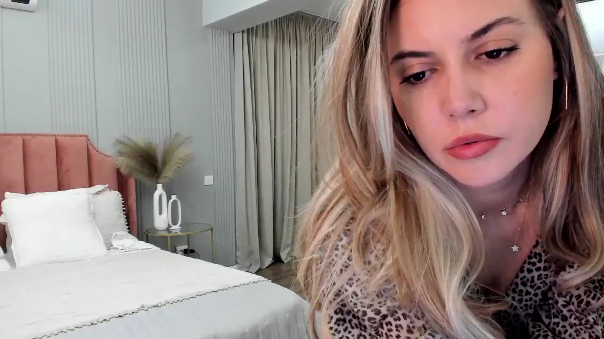 Gallery image thumbnail from NellieCutest's myfreecams stream on, 04/24/2025, 21:50 image 5 of 20