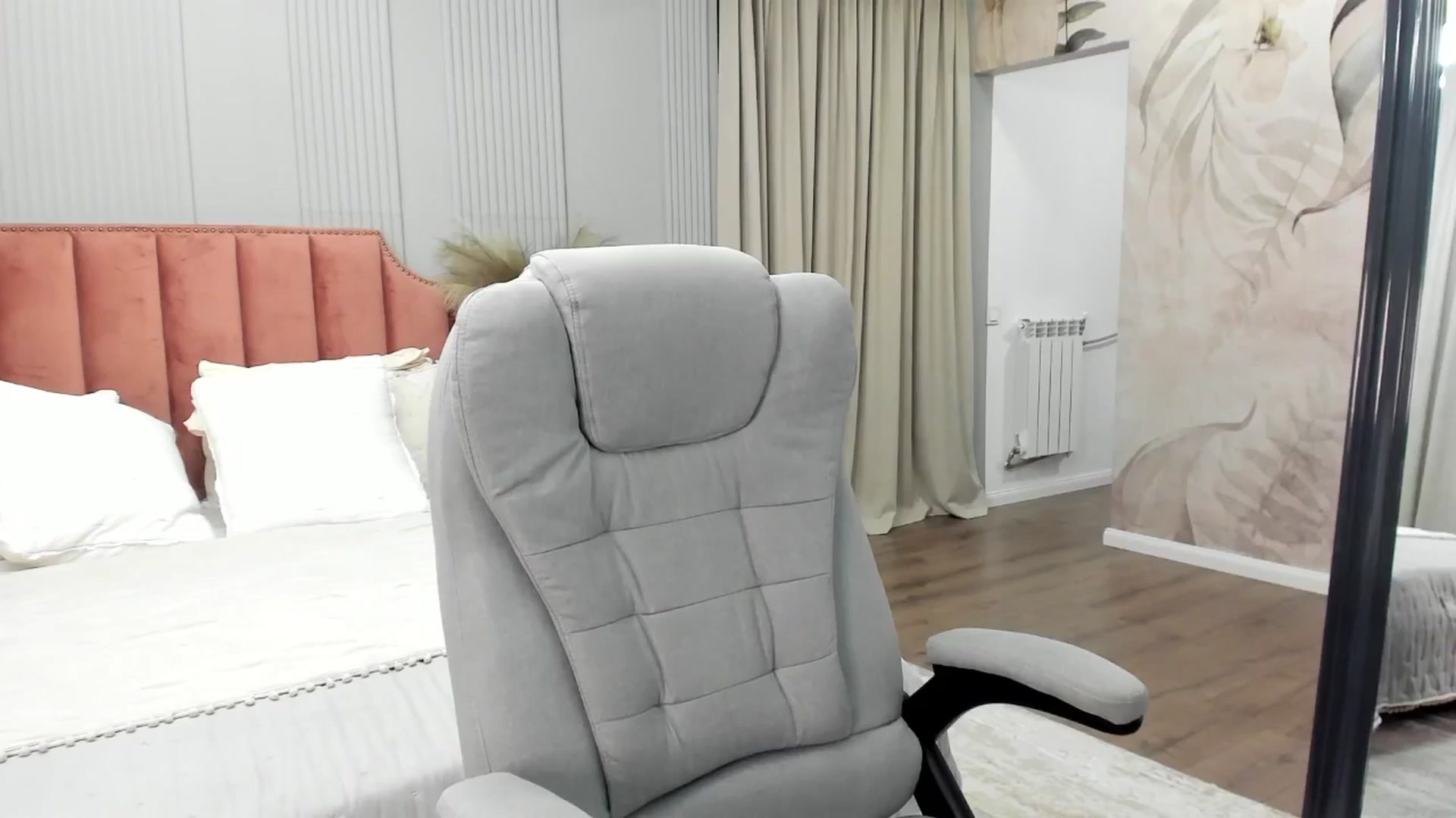 Gallery image thumbnail from NellieCutest's myfreecams stream on, 04/24/2025, 21:50 image 12 of 20