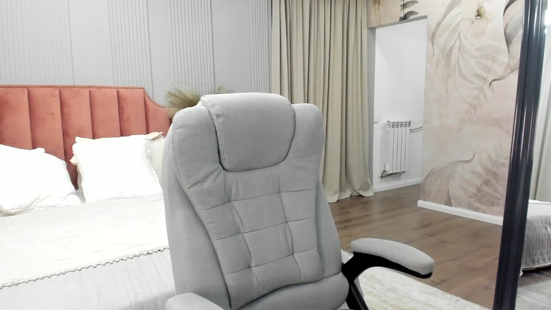 Gallery image thumbnail from NellieCutest's myfreecams stream on, 04/24/2025, 21:50 image 11 of 20