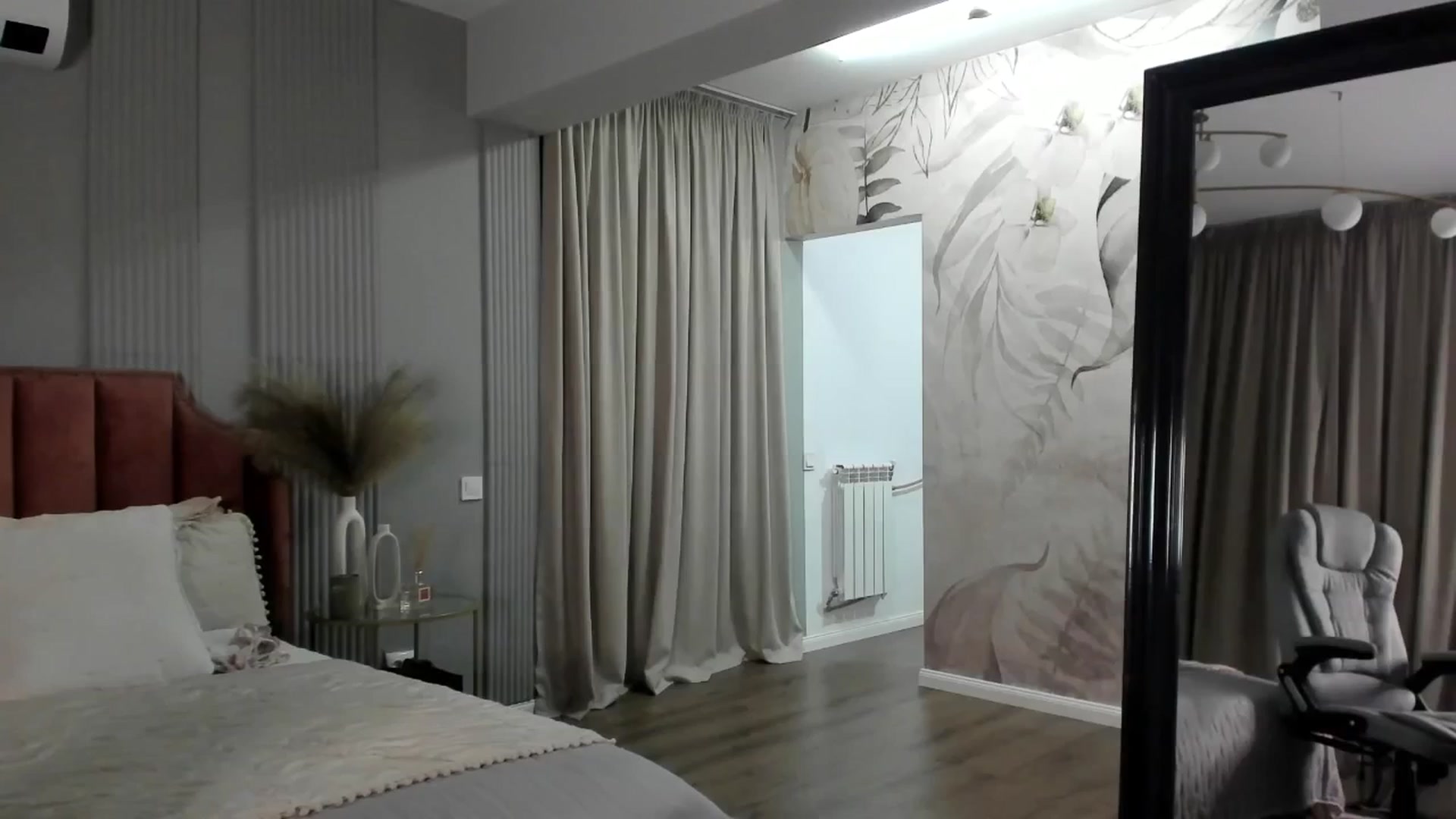 Gallery image thumbnail from NellieCutest's myfreecams stream on, 04/25/2025, 20:37 image 19 of 20
