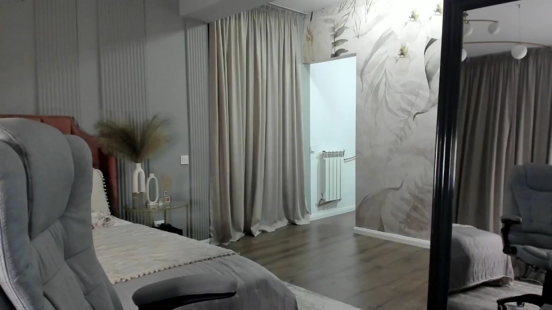 Gallery image thumbnail from NellieCutest's myfreecams stream on, 04/25/2025, 21:14 image 13 of 20