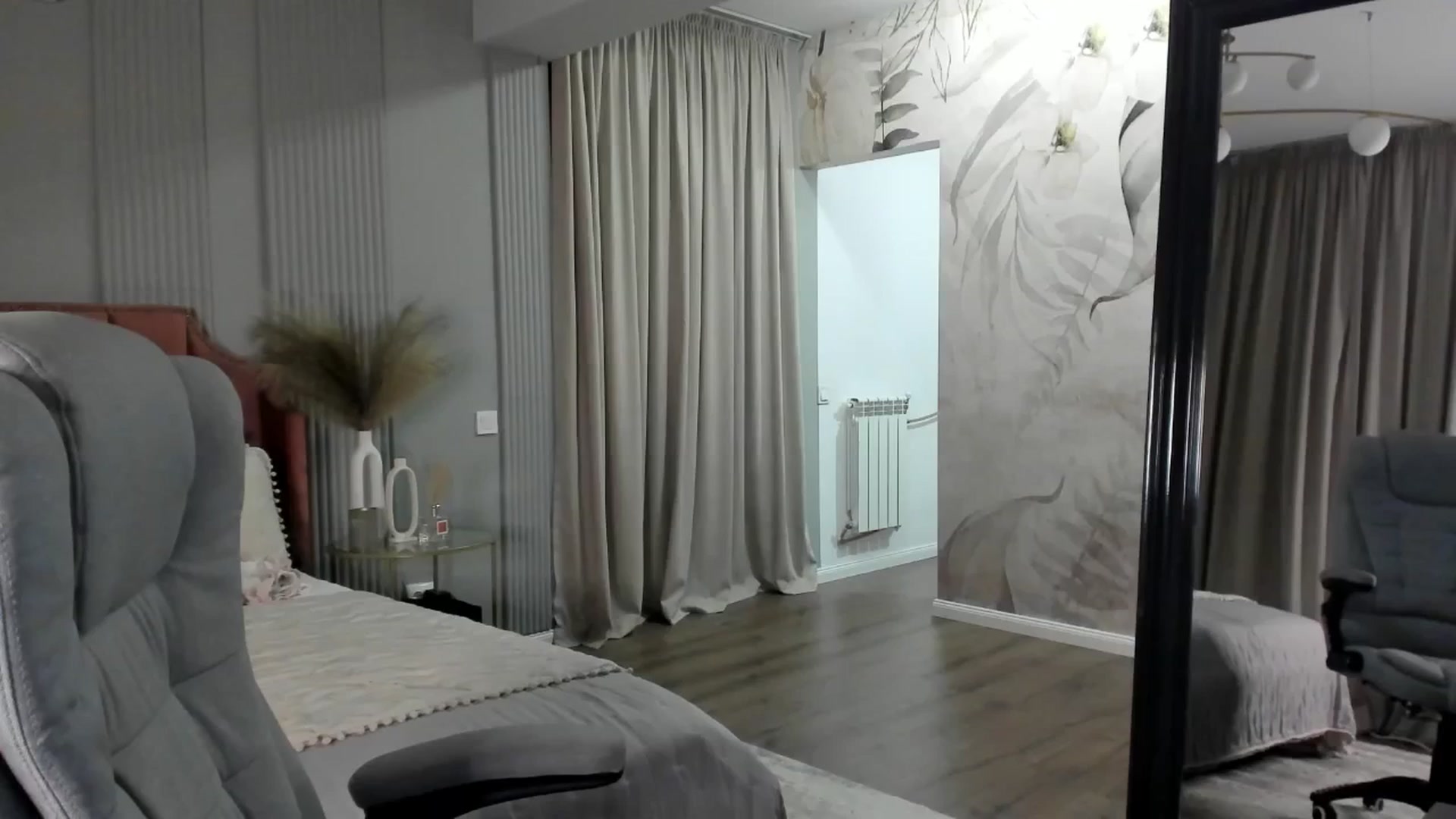 Gallery image thumbnail from NellieCutest's myfreecams stream on, 04/25/2025, 21:14 image 12 of 20