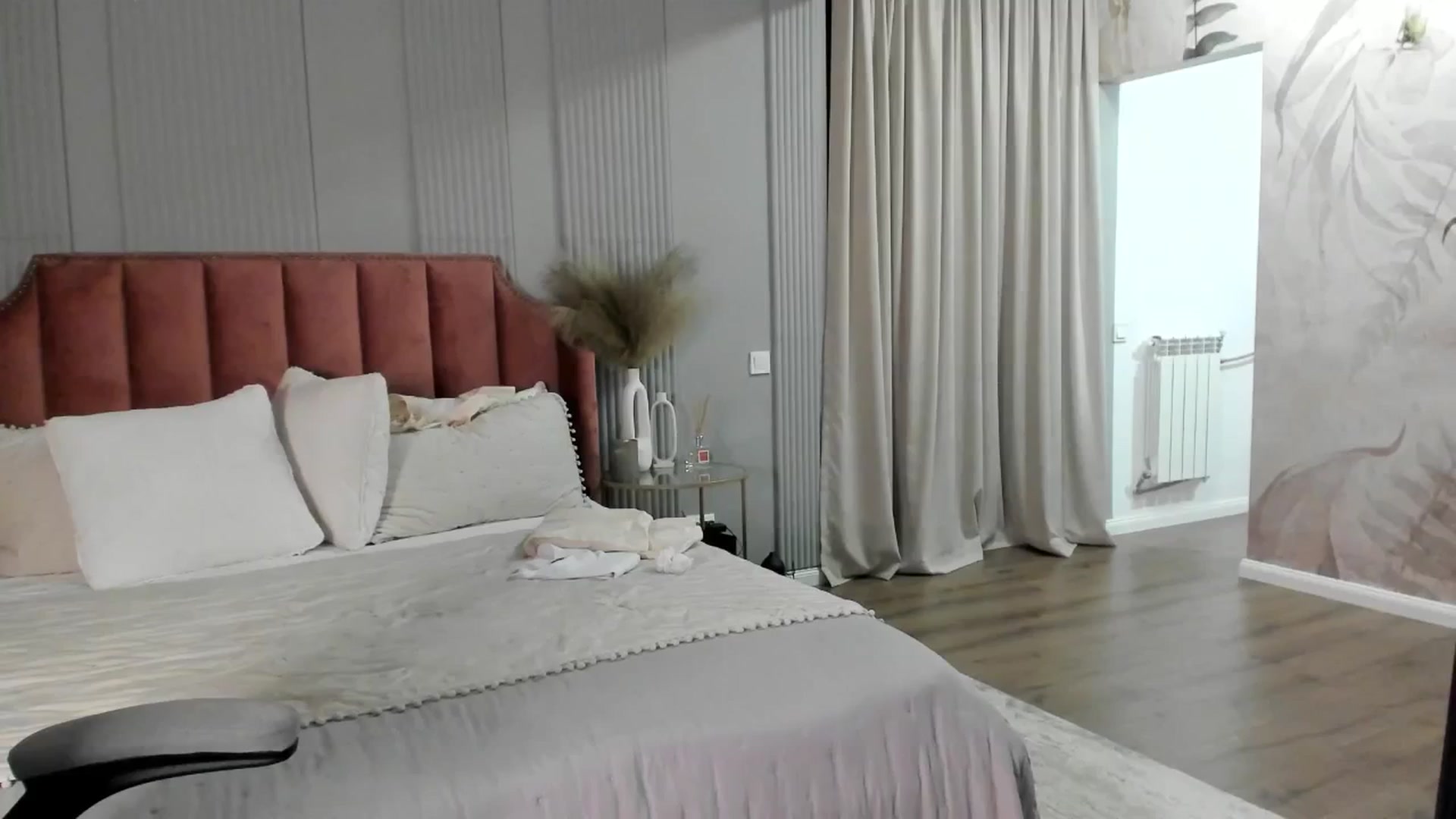 Gallery image thumbnail from NellieCutest's myfreecams stream on, 04/26/2025, 22:00 image 12 of 20