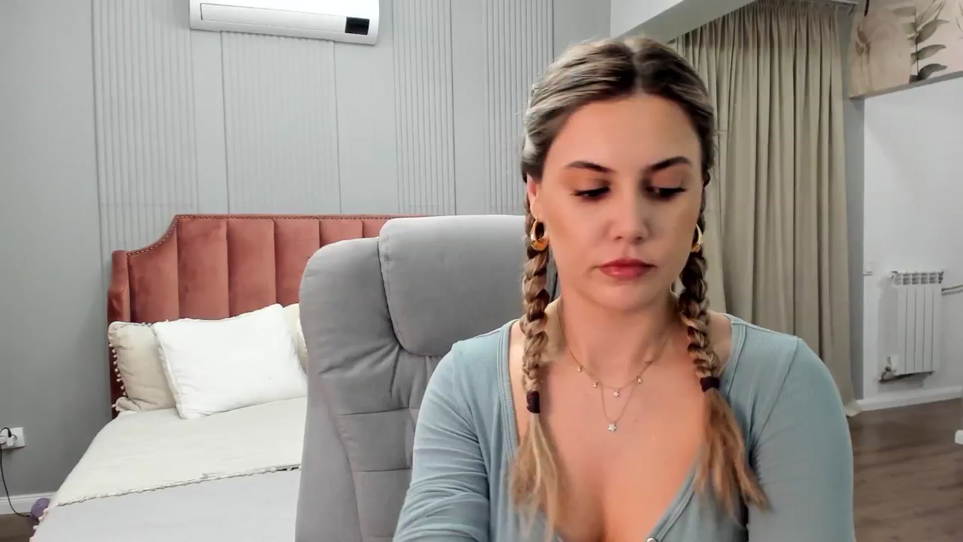 Gallery image thumbnail from NellieCutest's myfreecams stream on, 05/04/2025, 20:56 image 1 of 20