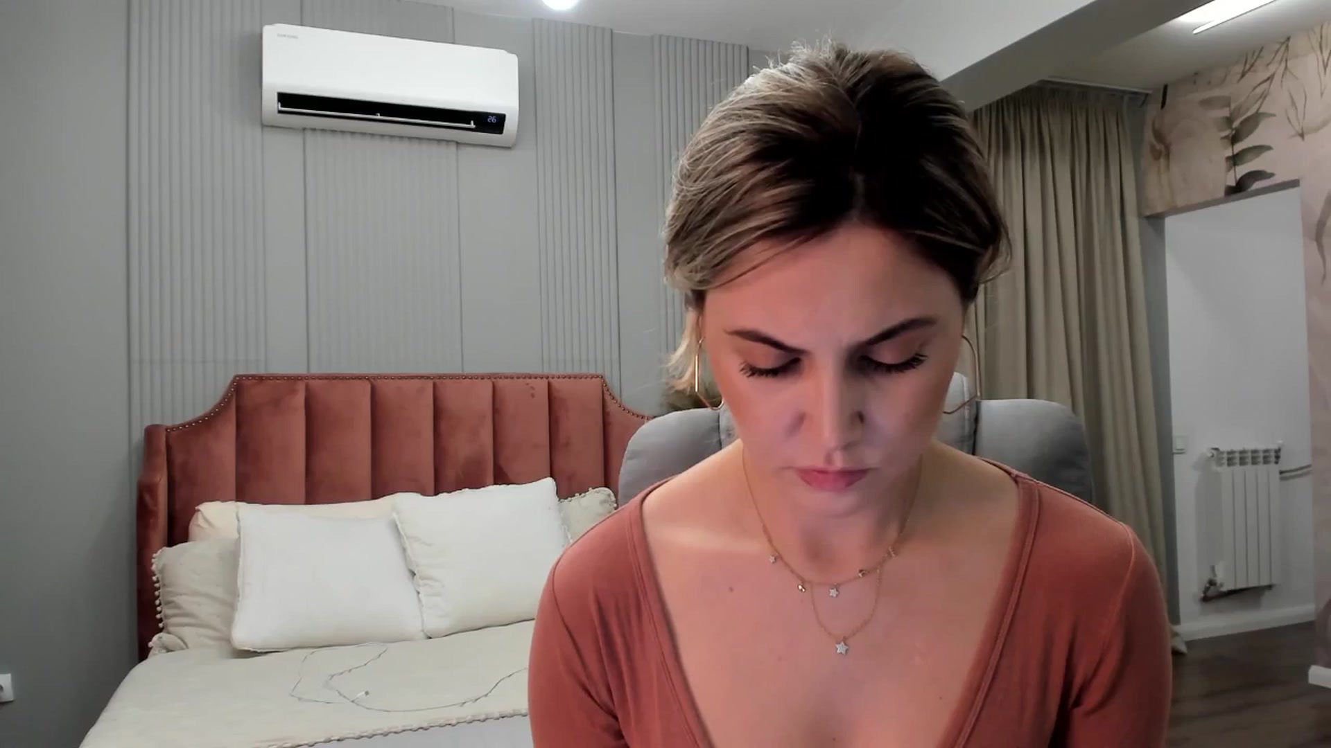 Gallery image thumbnail from NellieCutest's myfreecams stream on, 05/08/2025, 21:21 image 1 of 20