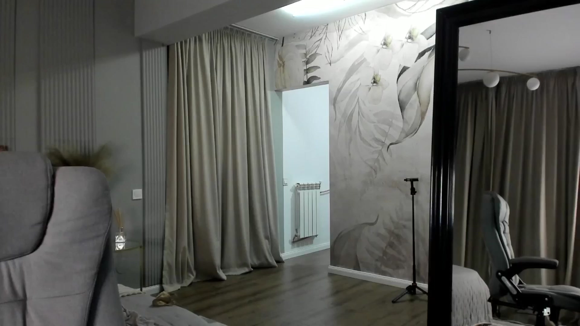 Gallery image thumbnail from NellieCutest's myfreecams stream on, 05/10/2025, 22:11 image 19 of 20