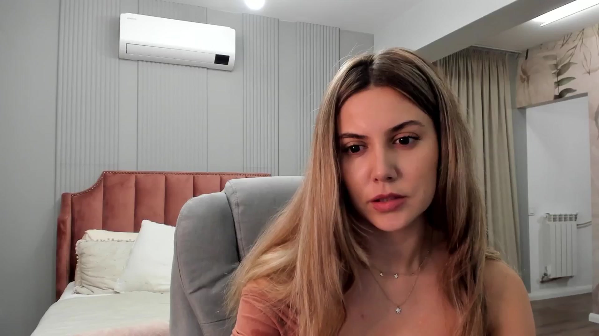 Gallery image thumbnail from NellieCutest's myfreecams stream on, 05/11/2025, 22:08 image 8 of 20