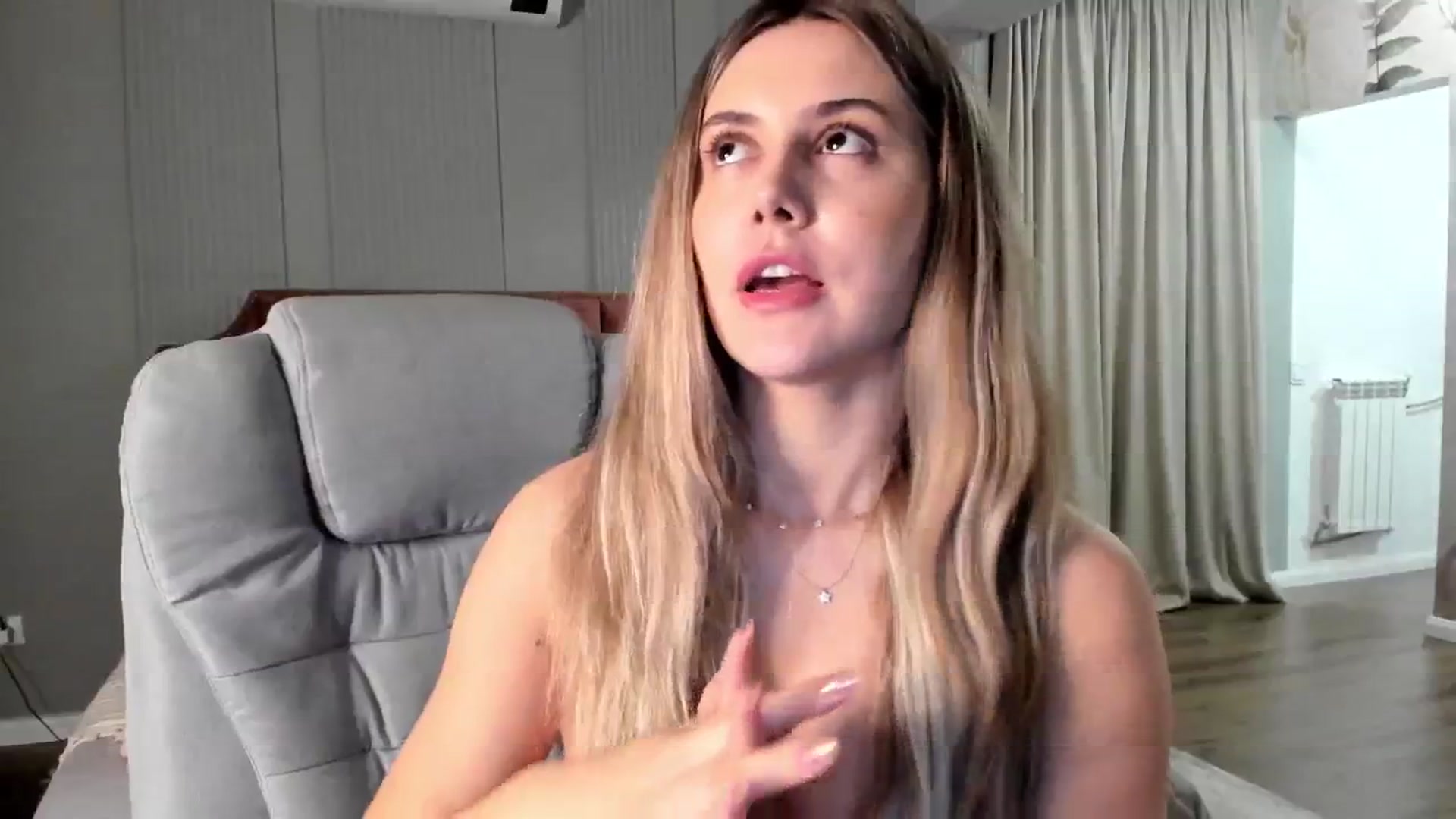 Gallery image thumbnail from NellieCutest's myfreecams stream on, 05/11/2025, 22:08 image 15 of 20