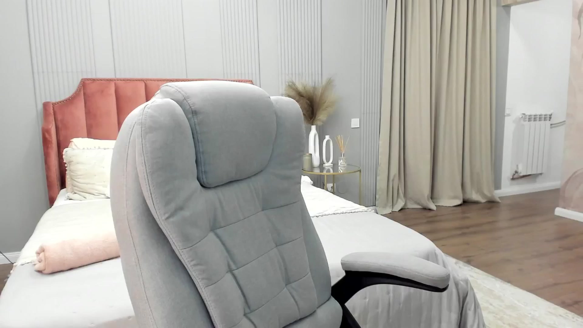 Gallery image thumbnail from NellieCutest's myfreecams stream on, 05/11/2025, 22:08 image 6 of 20