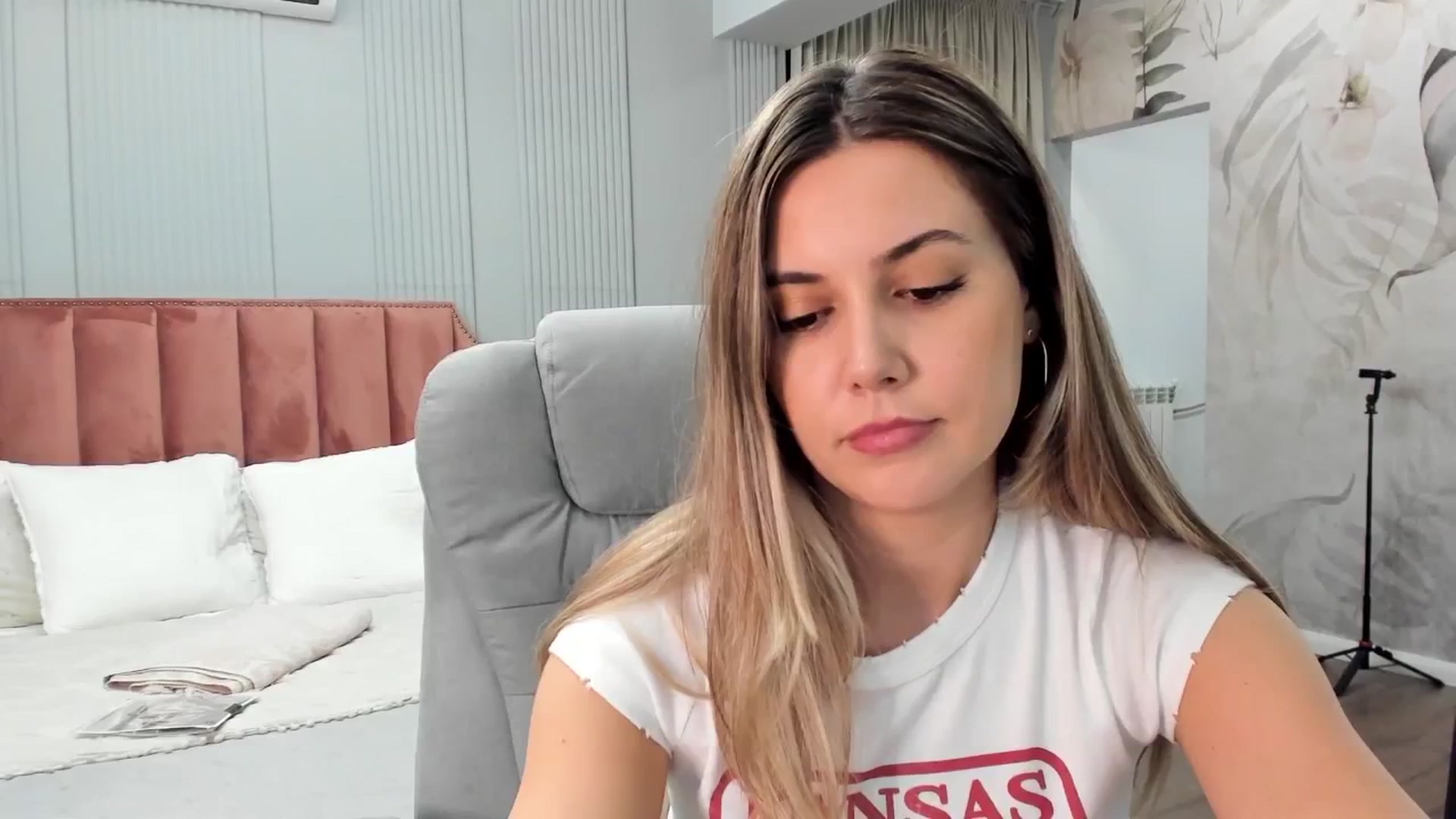Gallery image thumbnail from NellieCutest's myfreecams stream on, 05/24/2025, 21:29 image 2 of 20