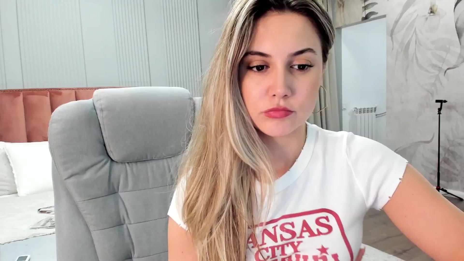Gallery image thumbnail from NellieCutest's myfreecams stream on, 05/24/2025, 21:29 image 11 of 20