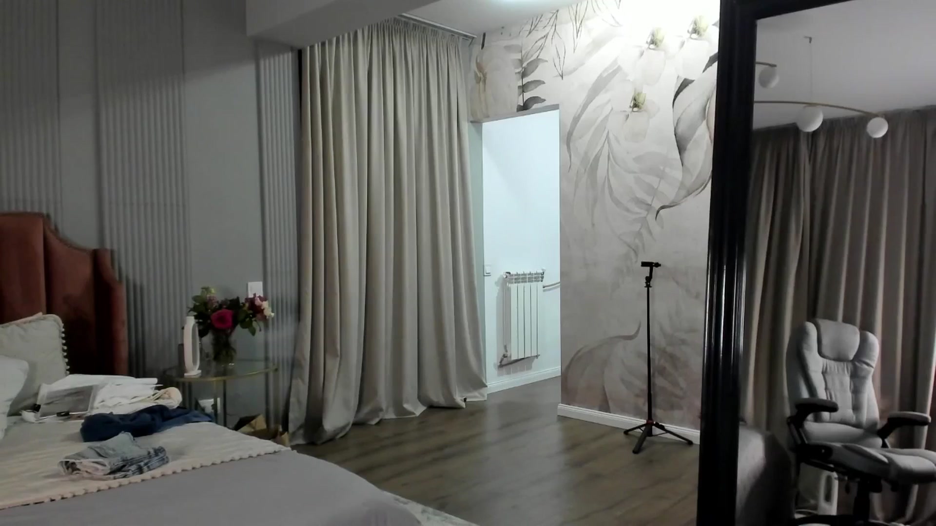 Gallery image thumbnail from NellieCutest's myfreecams stream on, 05/25/2025, 20:06 image 13 of 20
