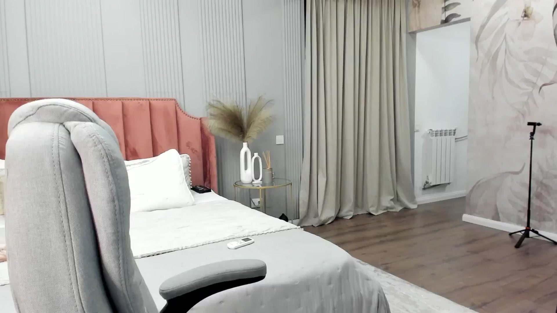 Gallery image thumbnail from NellieCutest's myfreecams stream on, 05/29/2025, 21:53 image 19 of 20