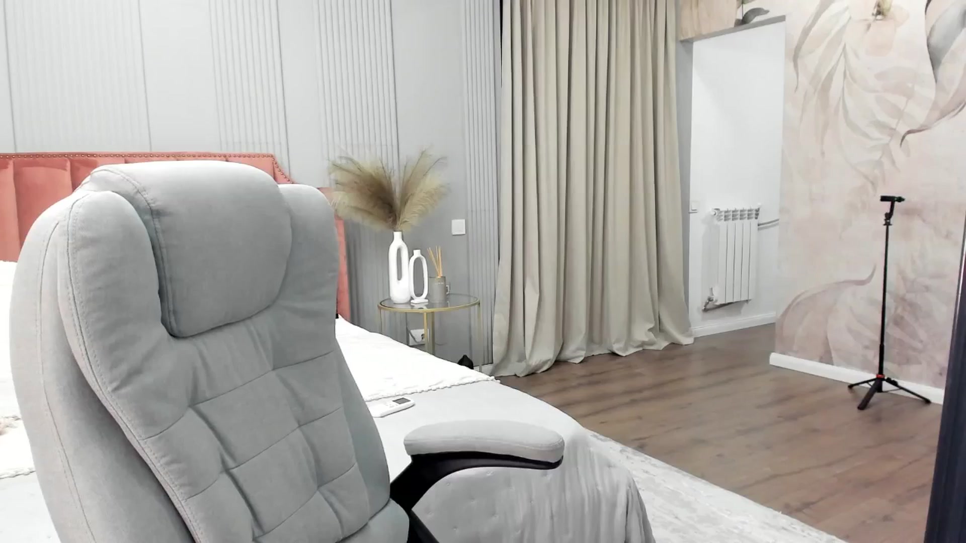 Gallery image thumbnail from NellieCutest's myfreecams stream on, 05/29/2025, 21:53 image 14 of 20