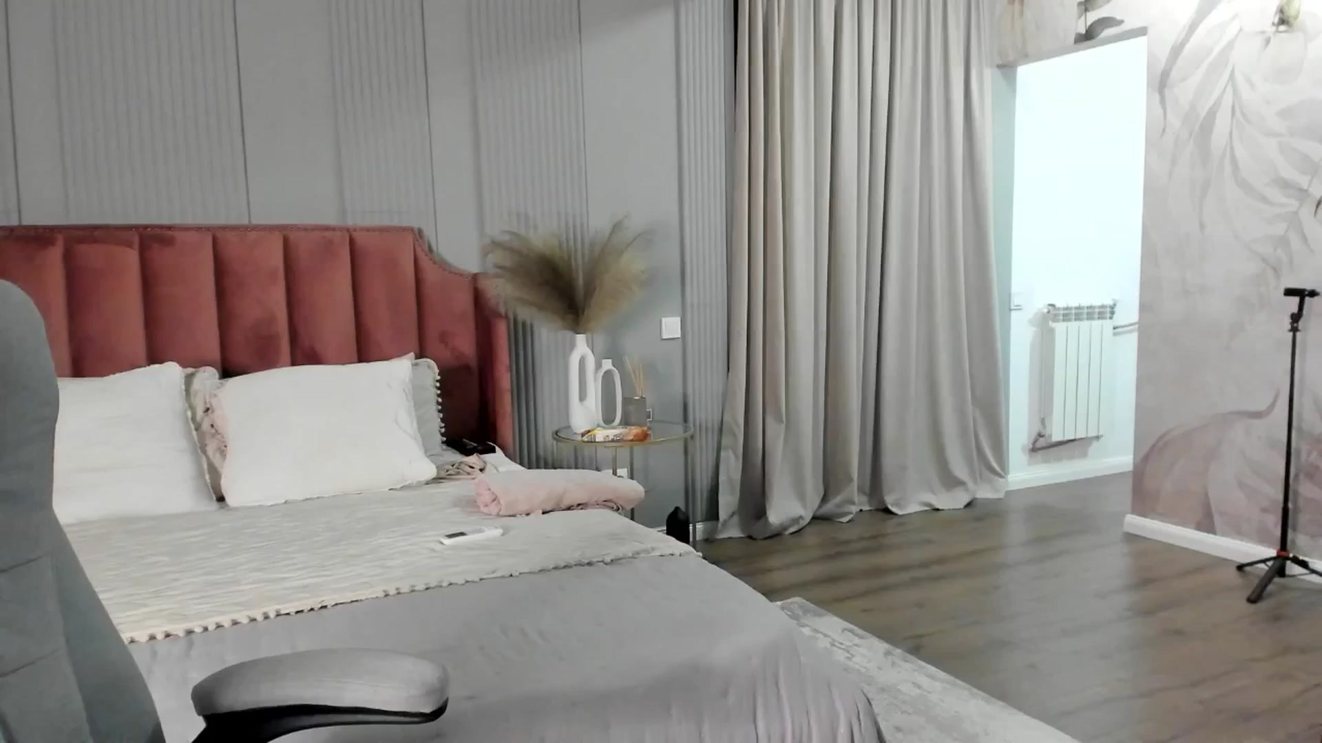 Gallery image thumbnail from NellieCutest's myfreecams stream on, 05/30/2025, 22:36 image 15 of 20