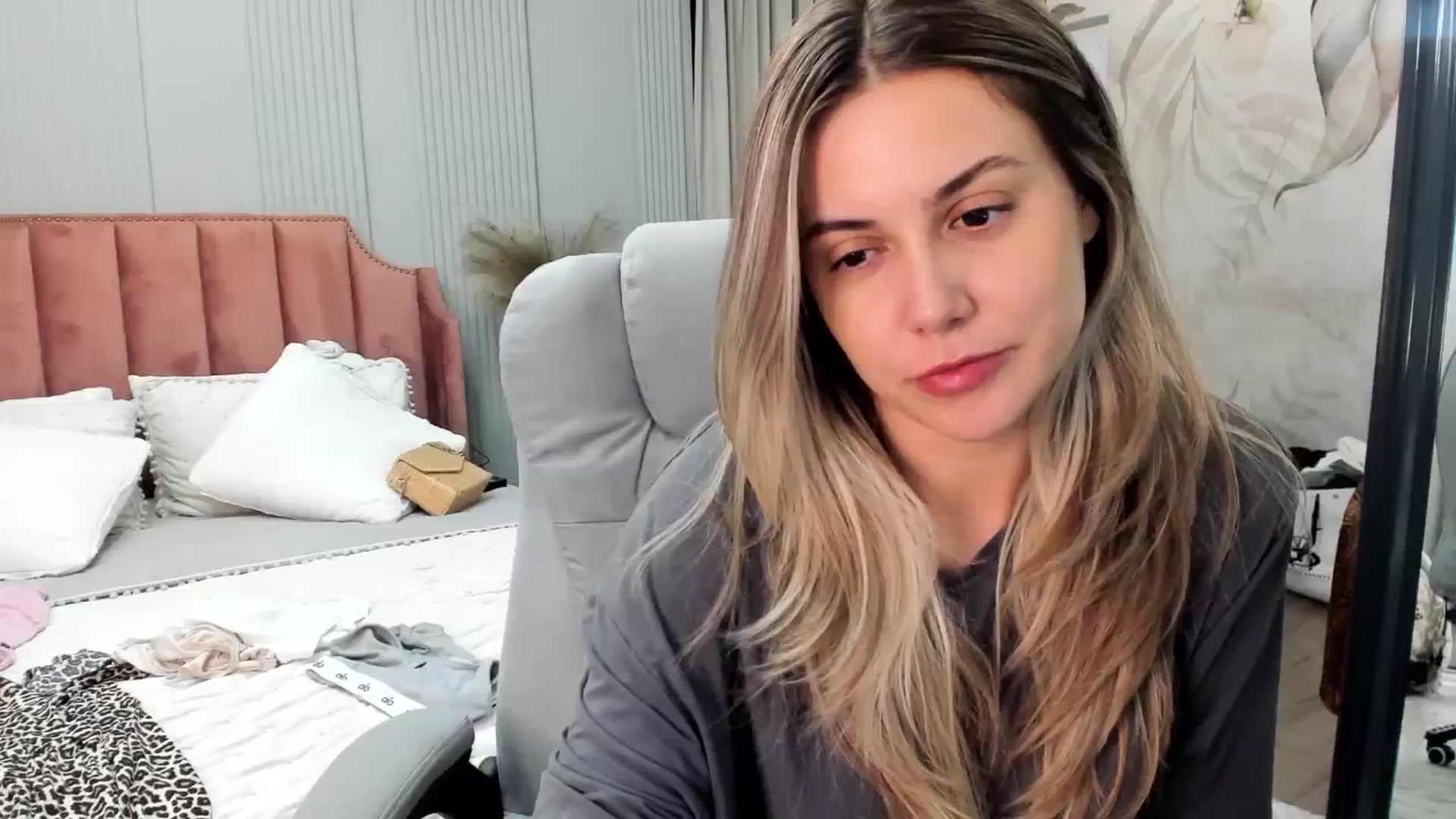 Gallery image thumbnail from NellieCutest's myfreecams stream on, 06/07/2025, 22:31 image 5 of 20