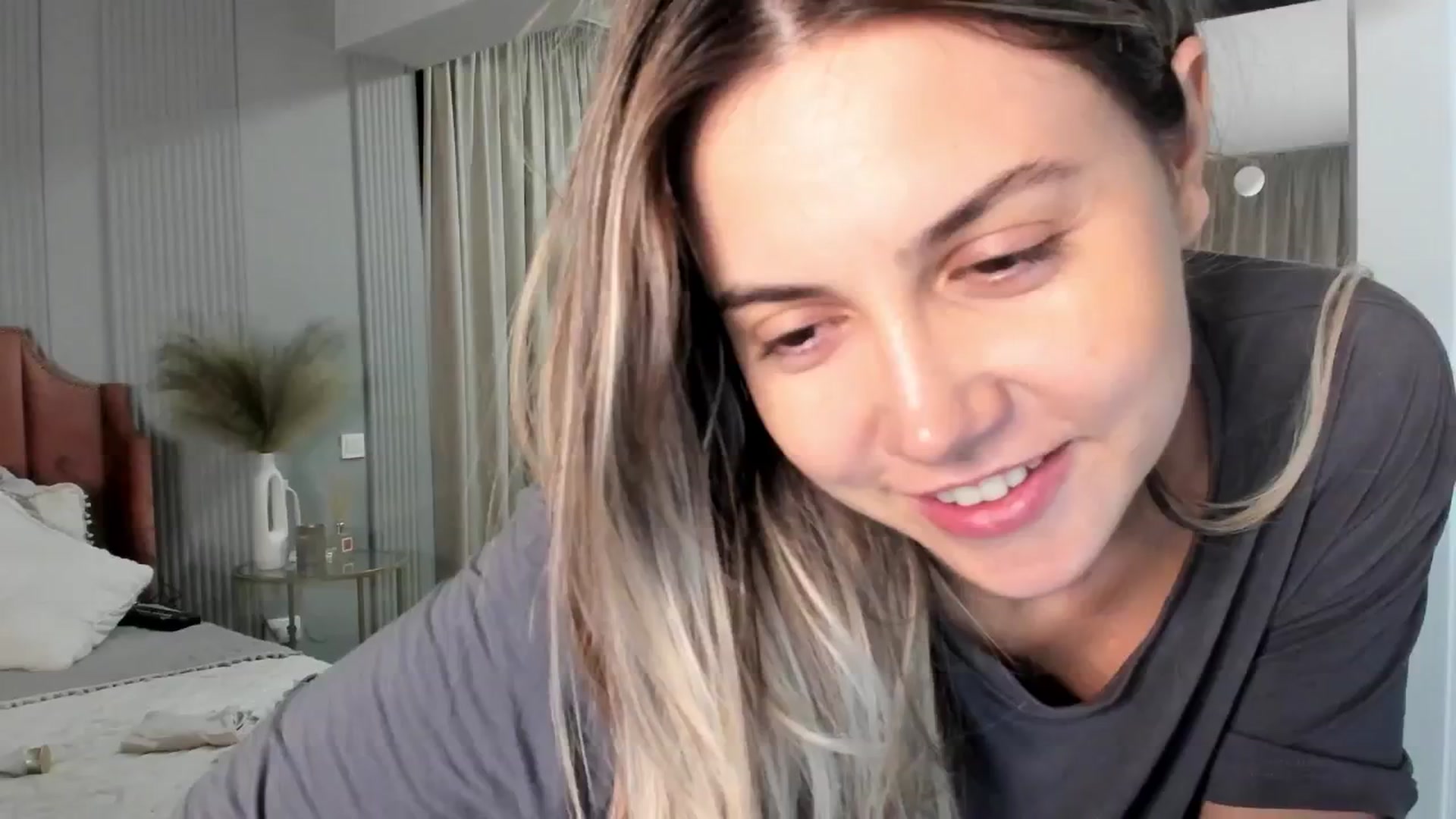 Gallery image thumbnail from NellieCutest's myfreecams stream on, 06/07/2025, 22:31 image 11 of 20