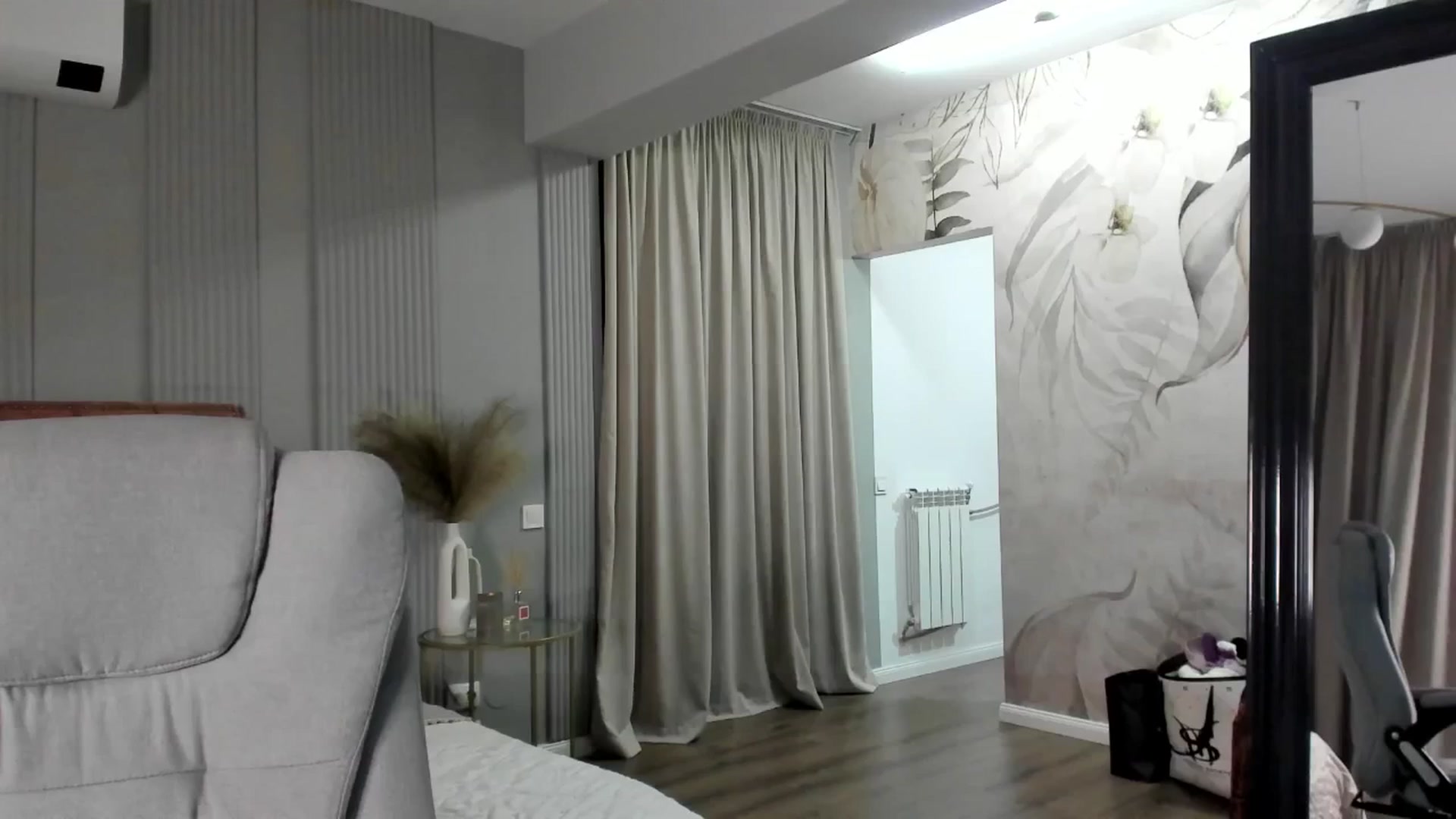 Gallery image thumbnail from NellieCutest's myfreecams stream on, 06/12/2025, 22:36 image 7 of 20