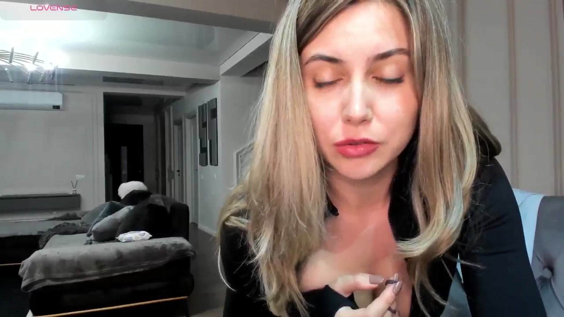 Gallery image thumbnail from NellieCutest's myfreecams stream on, 06/15/2025, 22:10 image 11 of 20