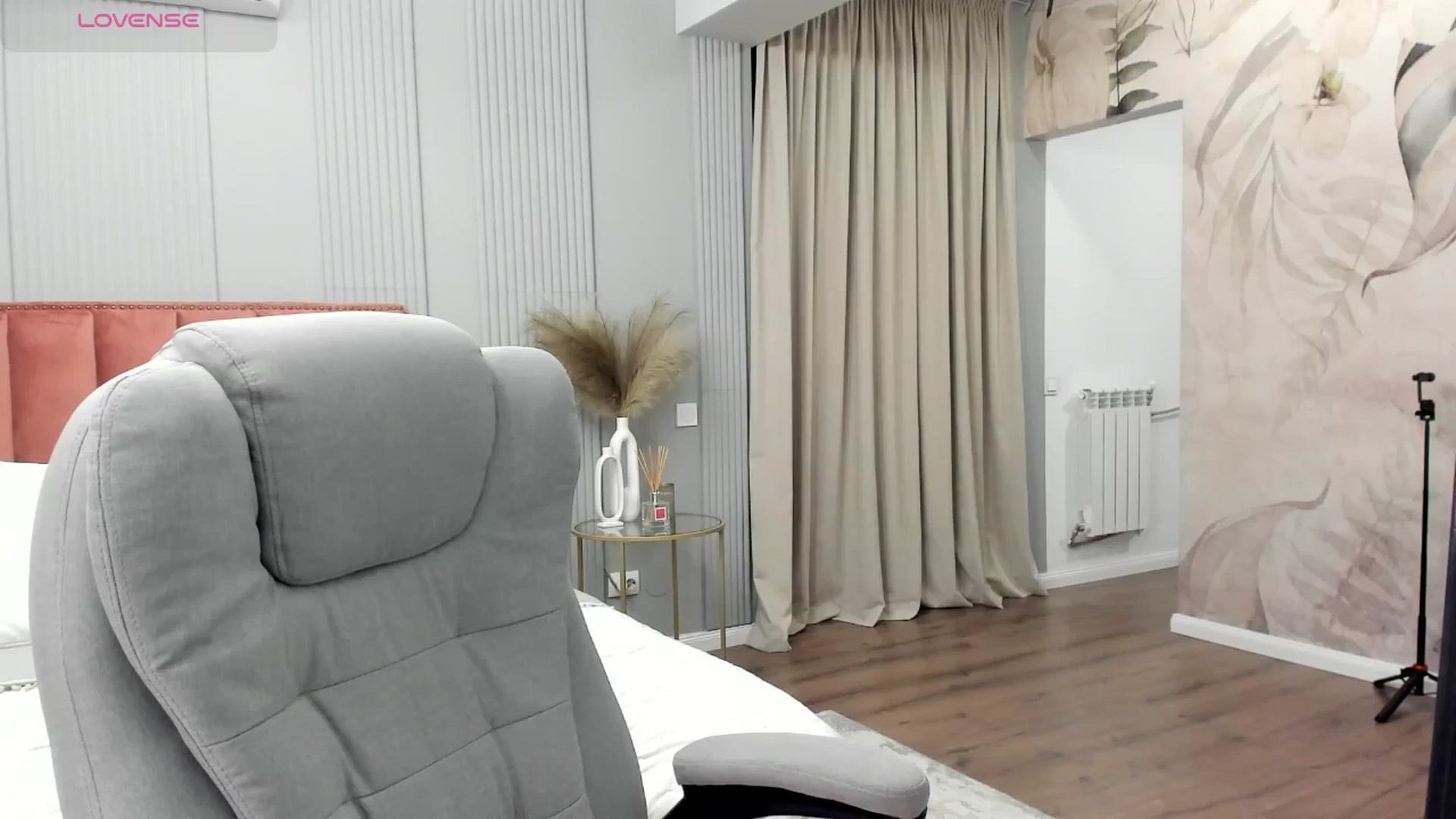 Gallery image thumbnail from NellieCutest's myfreecams stream on, 07/06/2025, 22:21 image 5 of 20