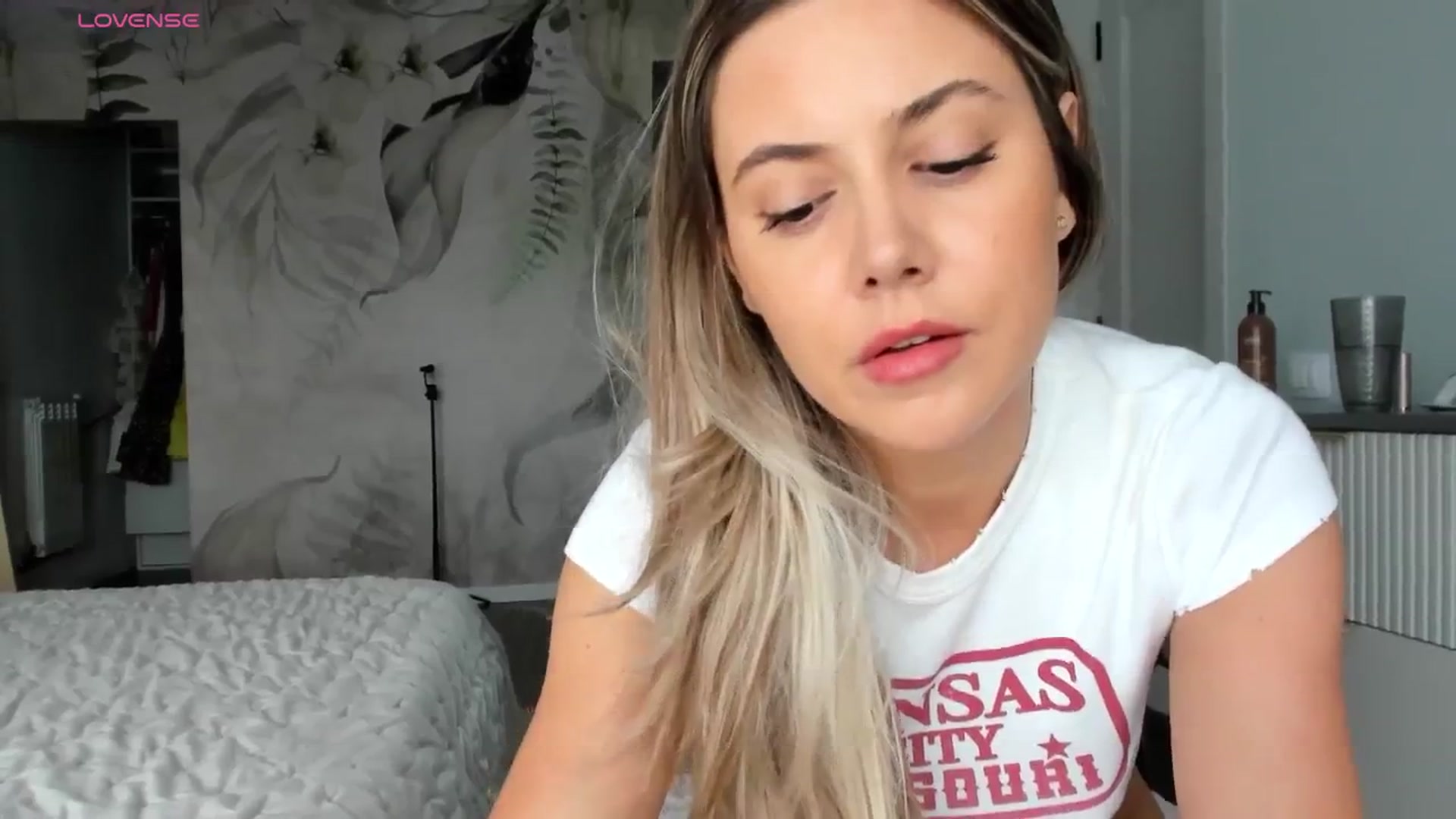 Gallery image thumbnail from NellieCutest's myfreecams stream on, 07/10/2025, 13:01 image 9 of 20