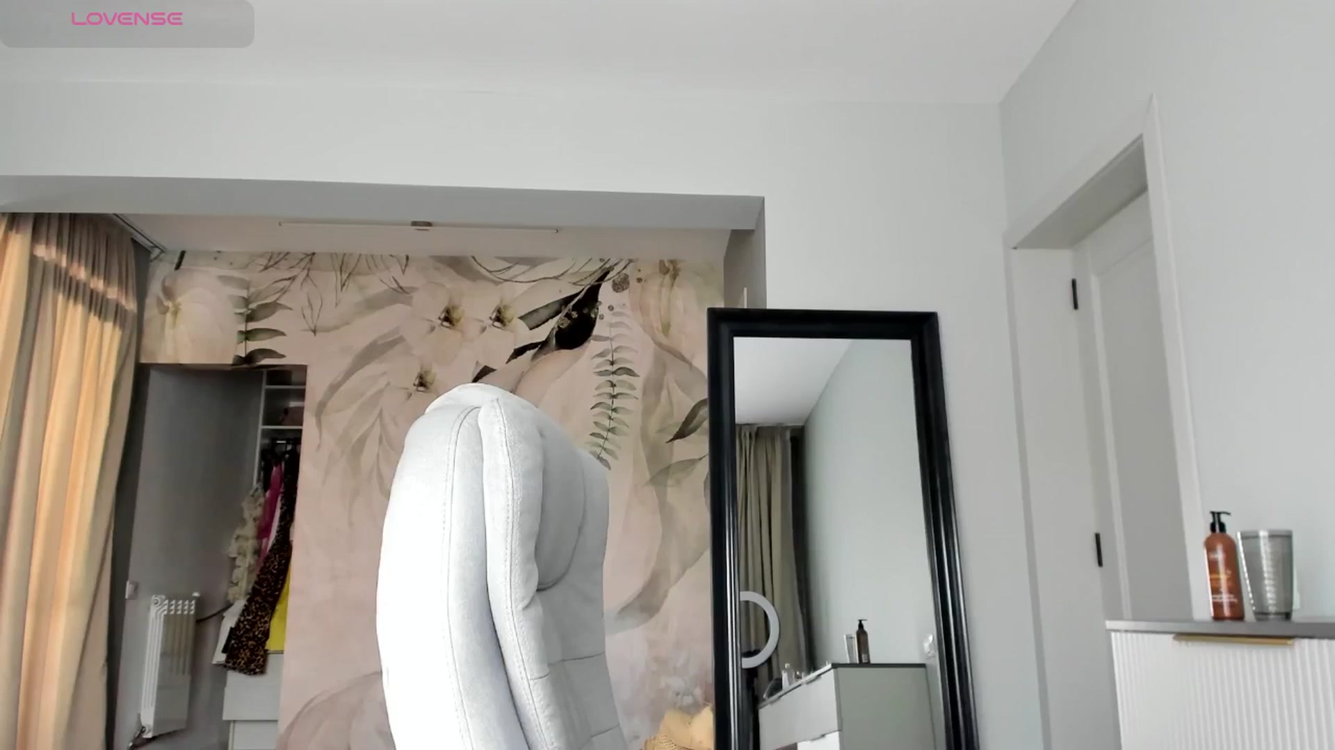 Gallery image thumbnail from NellieCutest's myfreecams stream on, 07/10/2025, 13:01 image 1 of 20