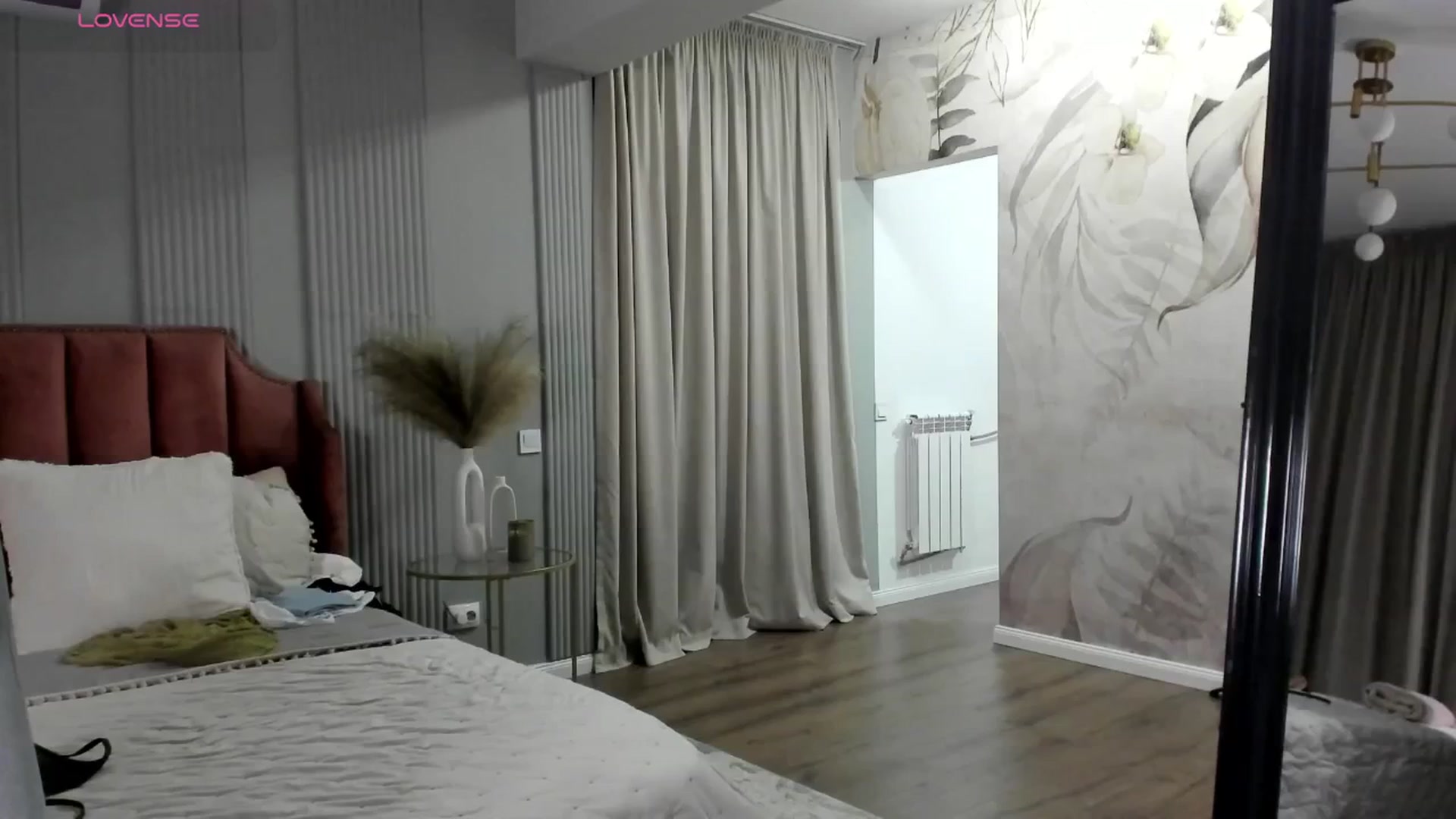 Gallery image thumbnail from NellieCutest's myfreecams stream on, 07/19/2025, 22:27 image 15 of 20