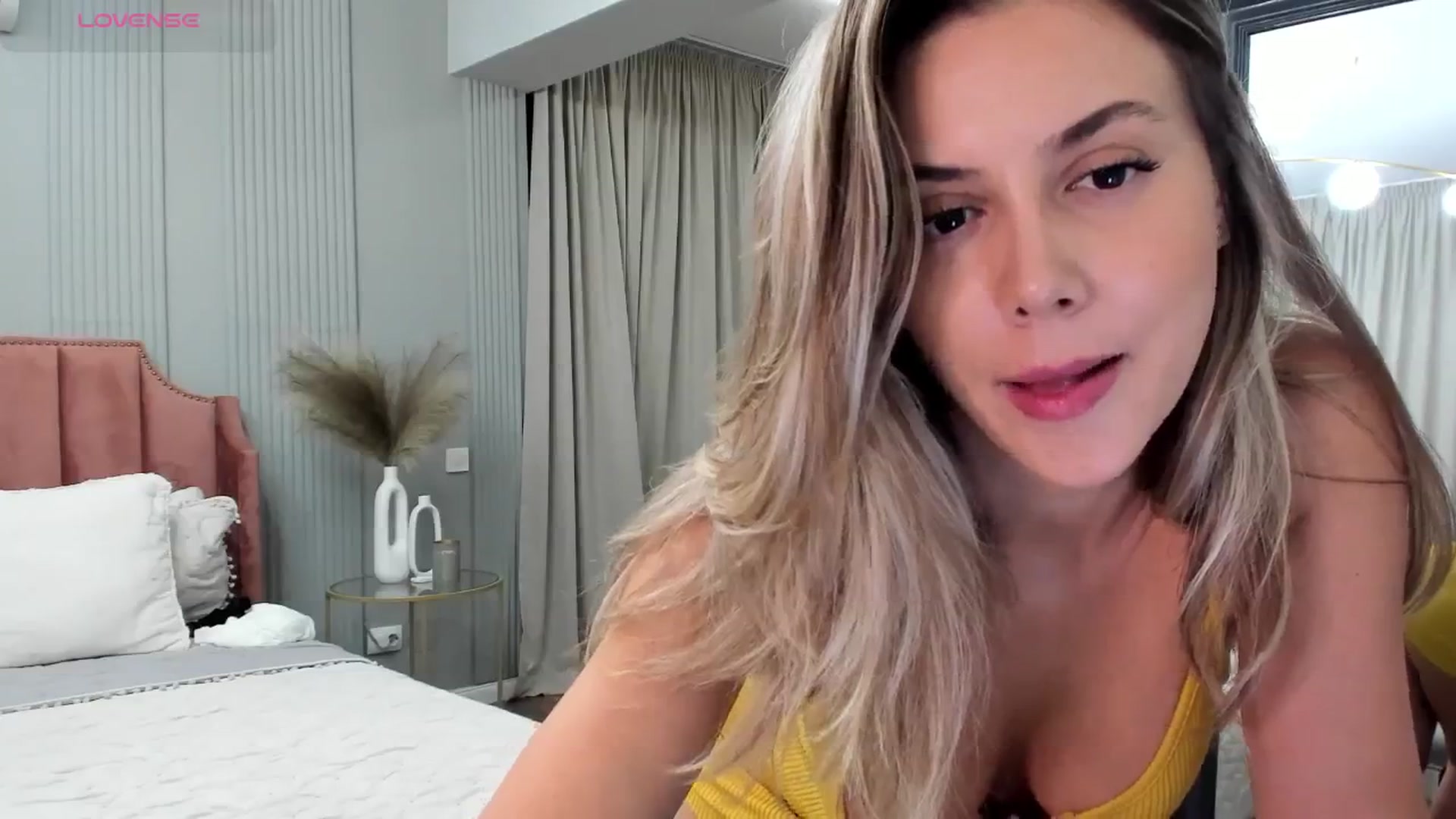Gallery image thumbnail from NellieCutest's myfreecams stream on, 07/24/2025, 21:20 image 10 of 20