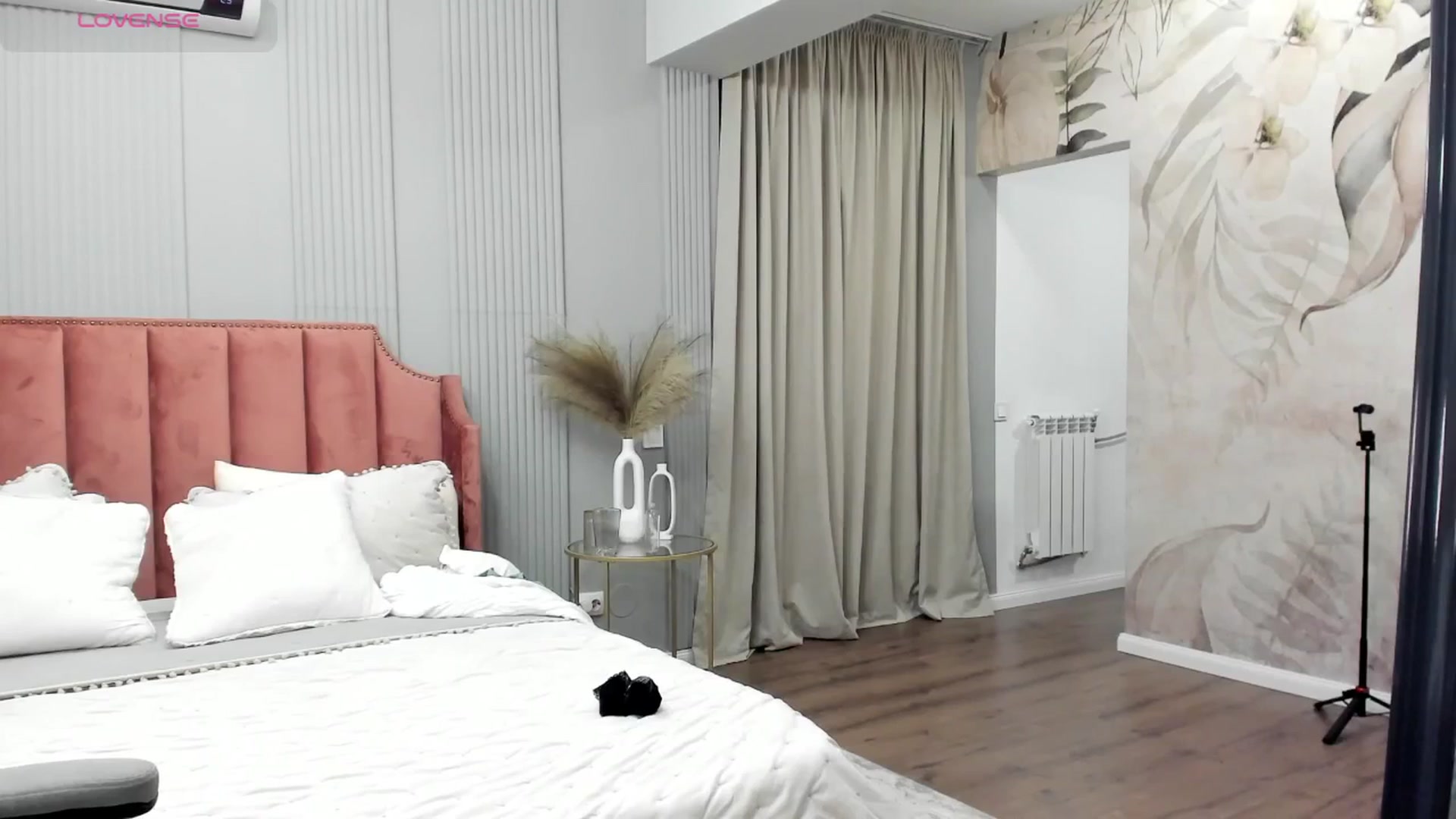 Gallery image thumbnail from NellieCutest's myfreecams stream on, 07/27/2025, 22:23 image 4 of 20