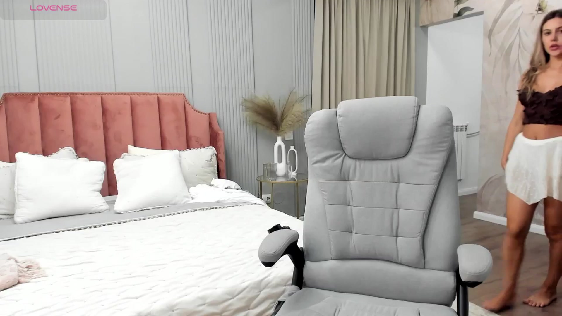 Gallery image thumbnail from NellieCutest's myfreecams stream on, 07/27/2025, 22:23 image 13 of 20