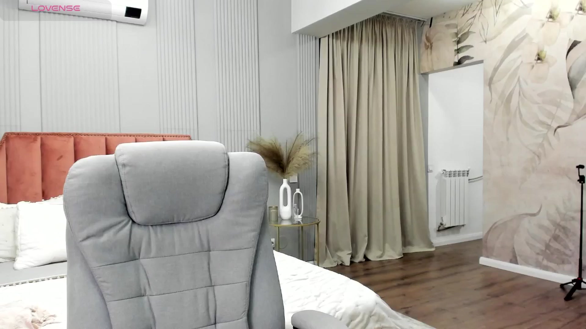 Gallery image thumbnail from NellieCutest's myfreecams stream on, 07/31/2025, 22:17 image 1 of 20
