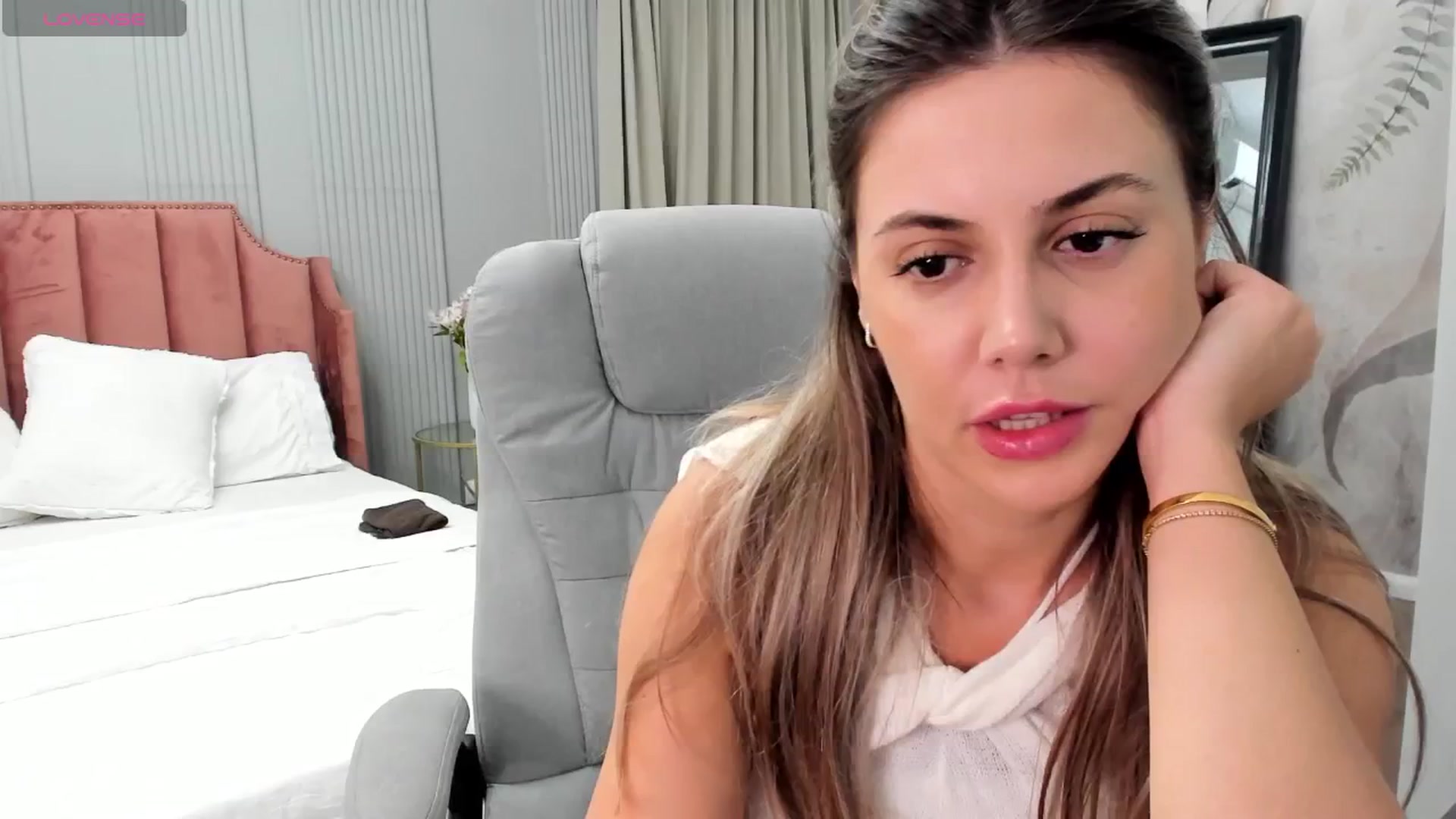 Gallery image thumbnail from NellieCutest's myfreecams stream on, 08/15/2025, 22:54 image 7 of 20