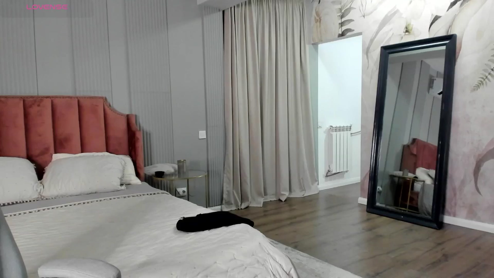Gallery image thumbnail from NellieCutest's myfreecams stream on, 09/13/2025, 22:14 image 3 of 20